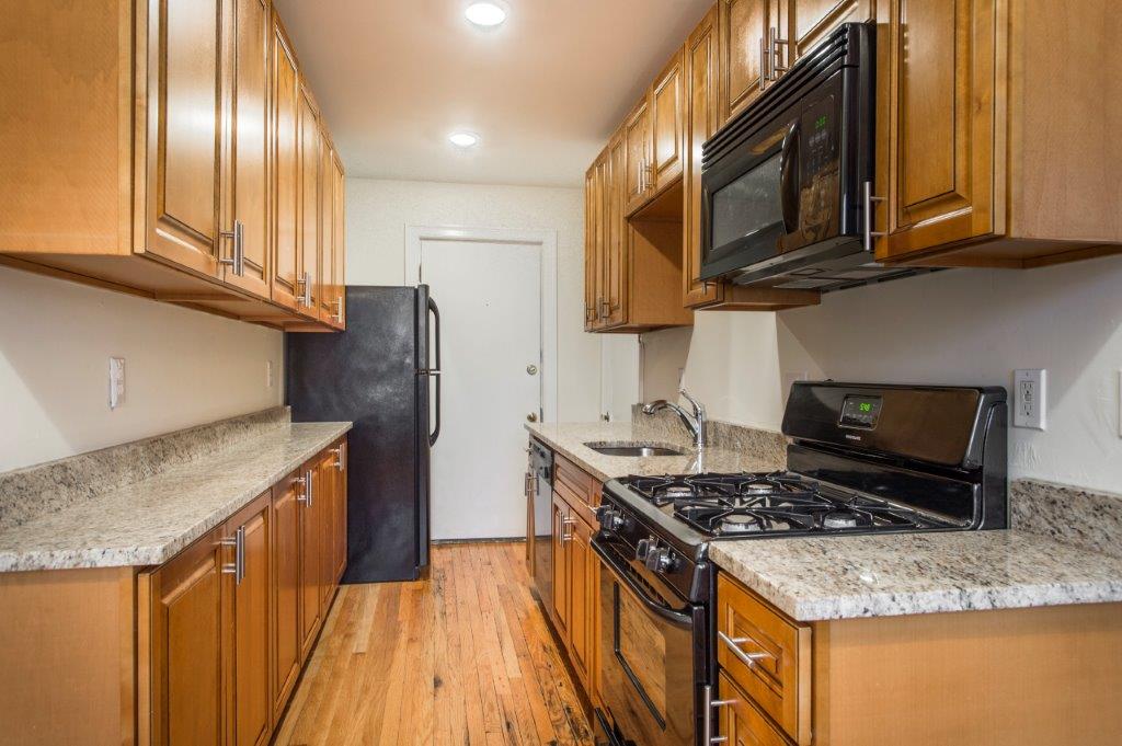 $2,430 / 1br - 705ft2 - ➽Stellar Somerville 1 Bedroom Available 11/1! No Fee! HT/HW Included! (Winter Hill)