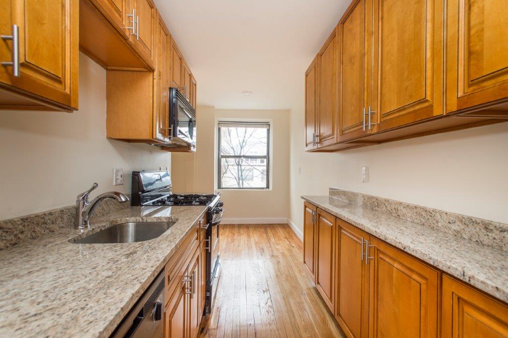 $2,430 / 1br - 705ft2 - ➽Stellar Somerville 1 Bedroom Available 11/1! No Fee! HT/HW Included! (Winter Hill)