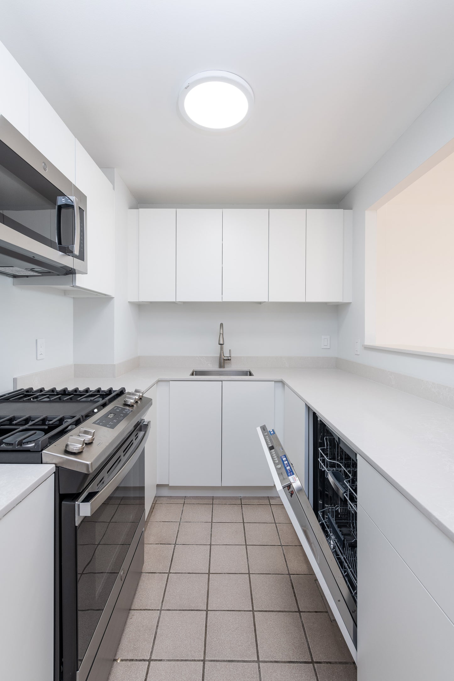 $3,400 / 2br - 785ft2 - ➽Charming South Boston 2 Bedroom Available December! No Fee! (South Boston)