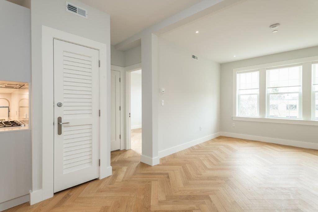 APPLICATION PENDING $3,150 / 1br - 535ft2 - ➽Deluxe Cambridge Top Floor 1 Bedroom Available July! (Agassiz)