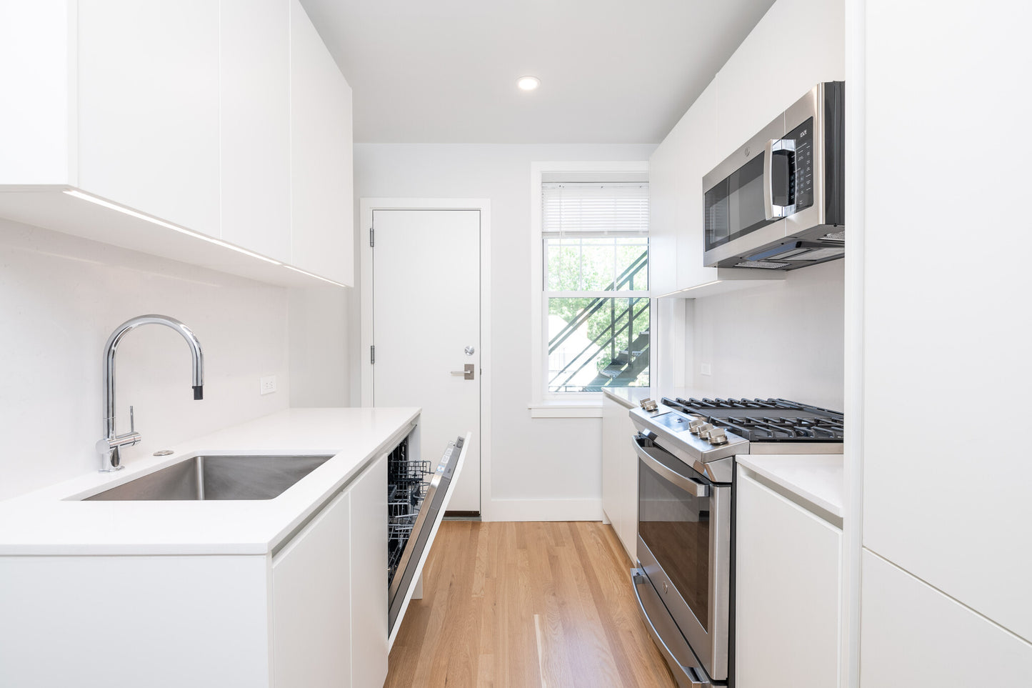 $3,600 / 2br - 790ft2 - ➽Gorgeous Cambridge 2 Bedroom Available June! (Agassiz)