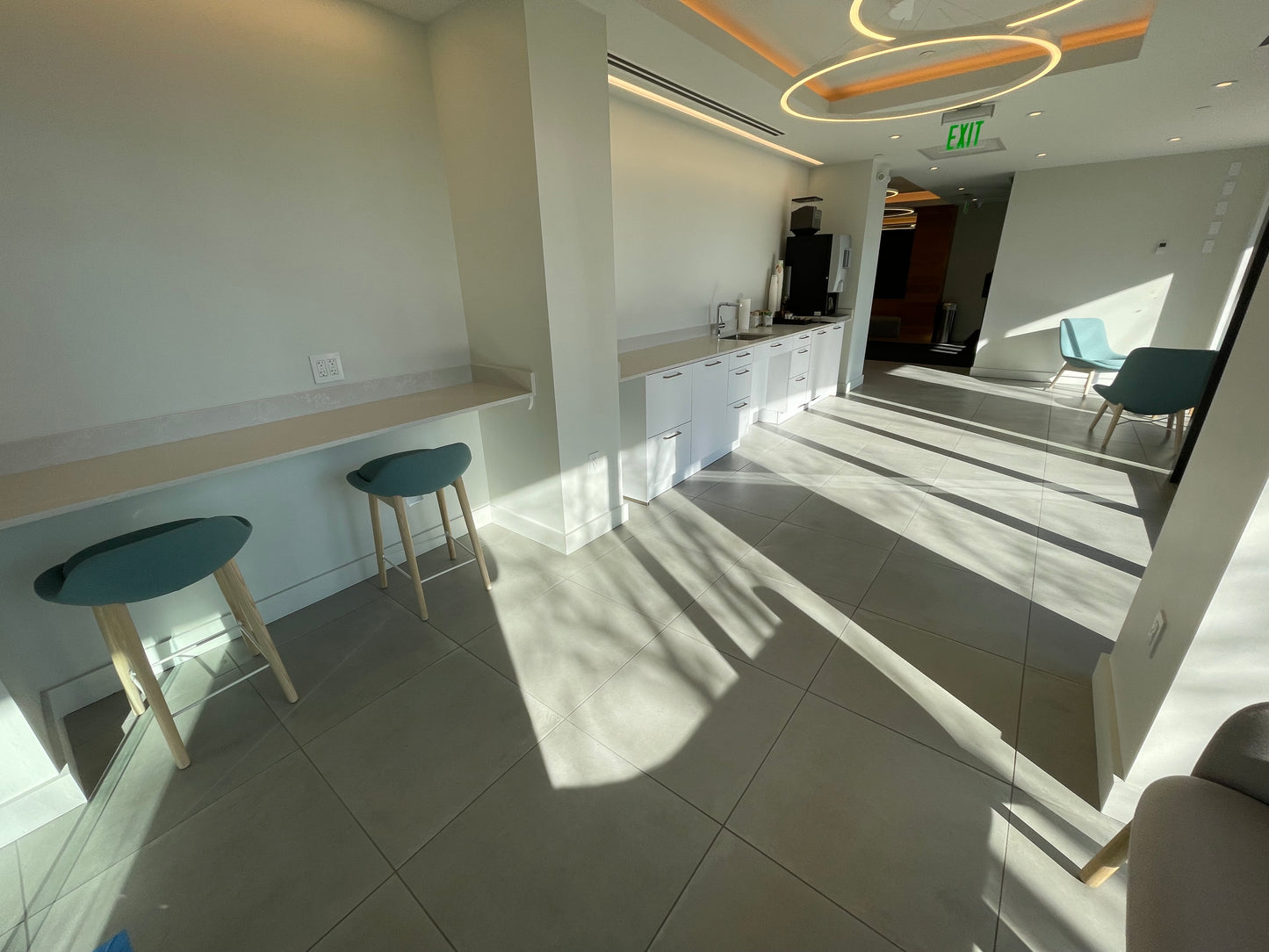 $3,625 / 2br - 776ft2 - ➽Lovely South Boston Waterview 2 Bedroom Available July! Pet-Friendly! (South Boston)