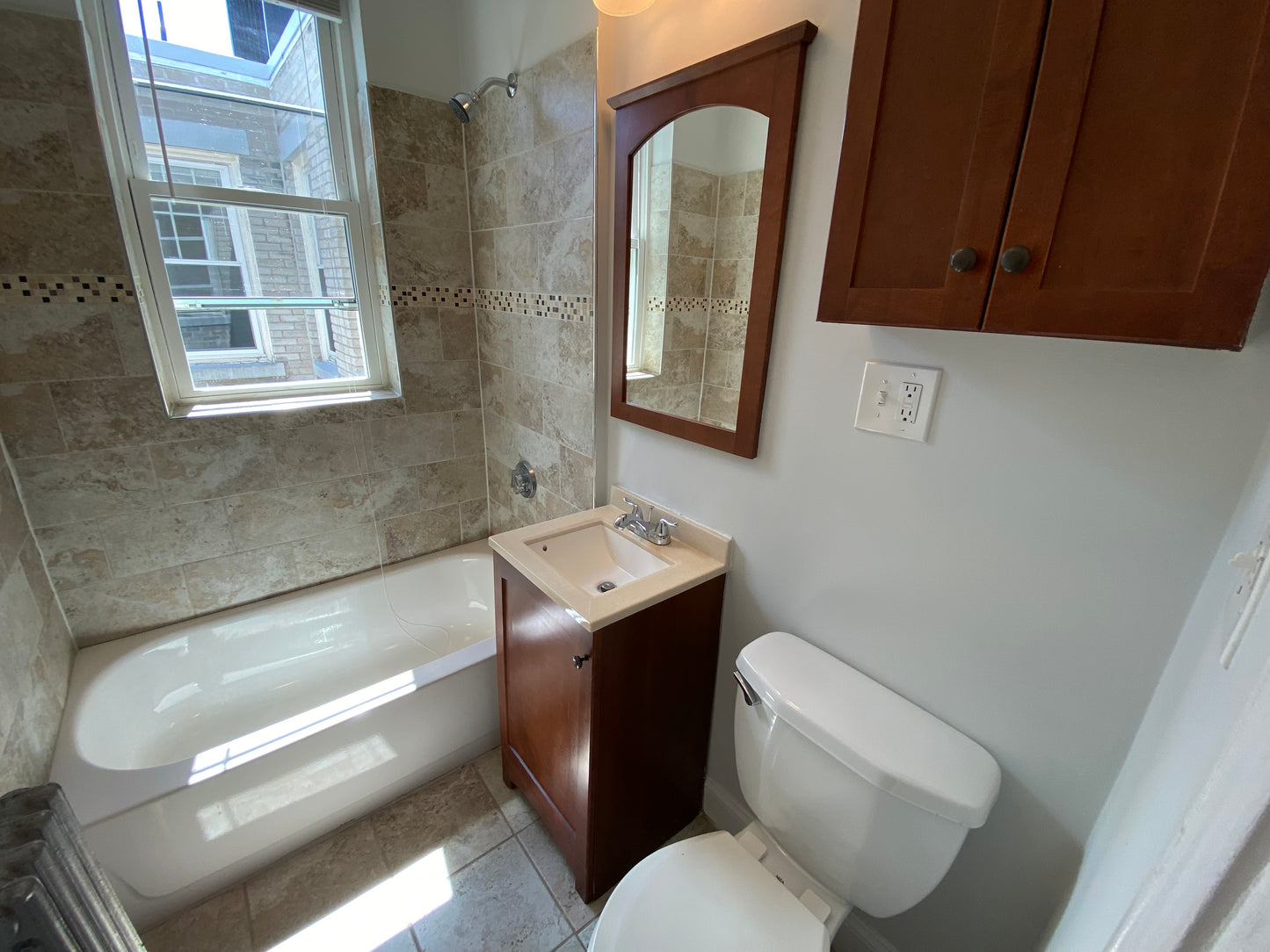 $2,550 / 1br - 585ft2 - ➽Fantastic Brighton 1 Bedroom Avail. October! HT/HW Included! No Fee! (Brighton)