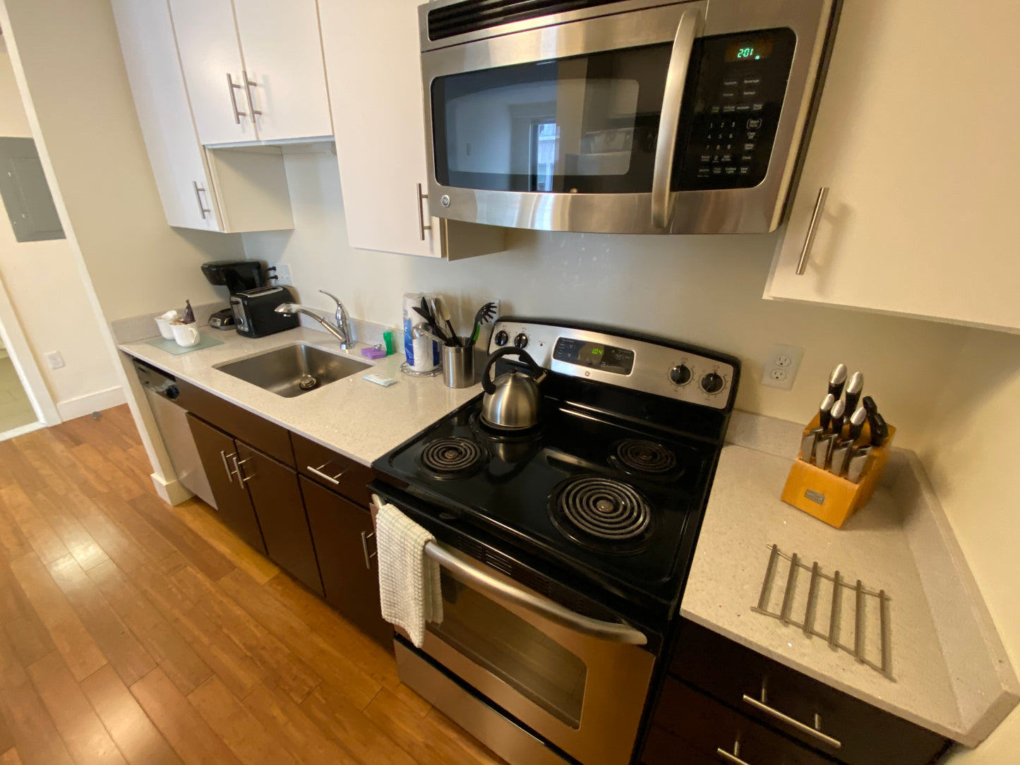$3,300 / 1br - 603ft2 - ➽Deluxe Midtown 1 Bedroom Available September! Pet-Friendly! (Midtown)