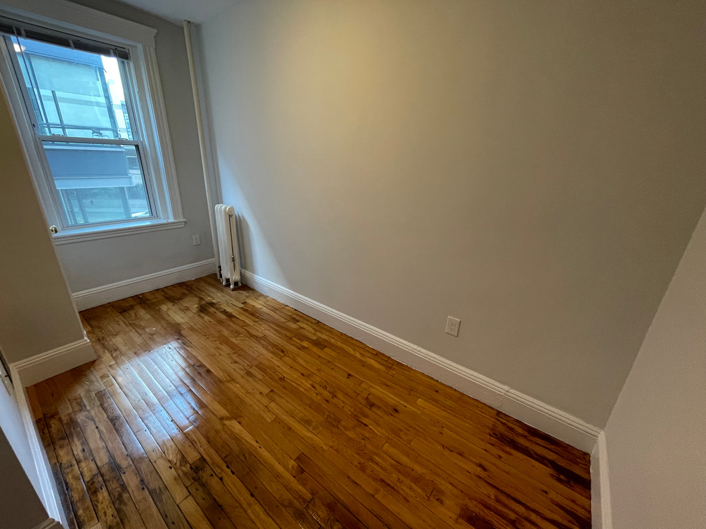 $3,350 / 2br - 419ft2 - ➼Cozy Mission Hill 2 Bedroom w/HT & HW Included Avail 7/1! (Mission Hill)