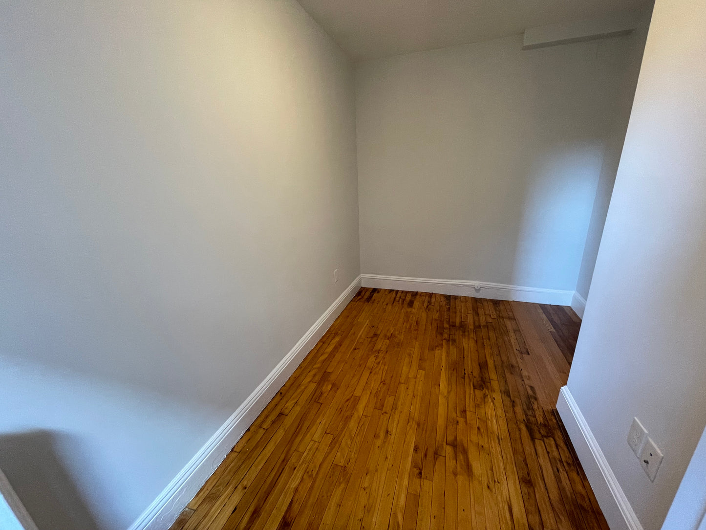 $3,350 / 2br - 419ft2 - ➼Cozy Mission Hill 2 Bedroom w/HT & HW Included Avail 7/1! (Mission Hill)