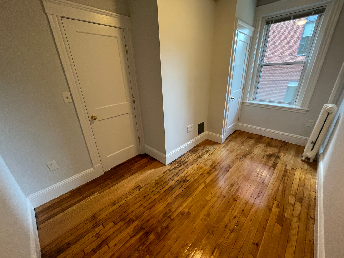 $3,350 / 2br - 419ft2 - ➼Cozy Mission Hill 2 Bedroom w/HT & HW Included Avail 7/1! (Mission Hill)