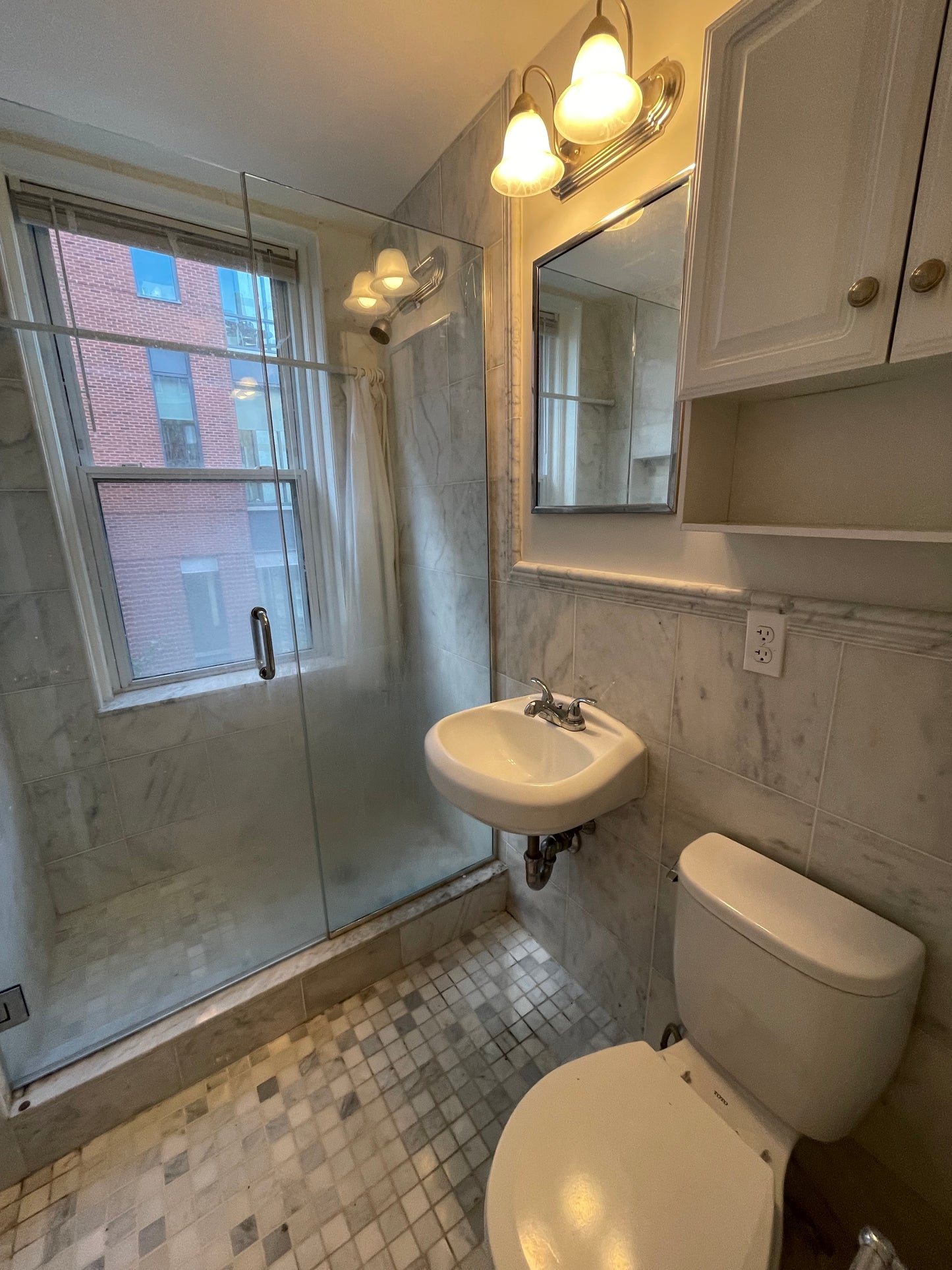 $3,350 / 2br - 419ft2 - ➼Cozy Mission Hill 2 Bedroom w/HT & HW Included Avail 7/1! (Mission Hill)
