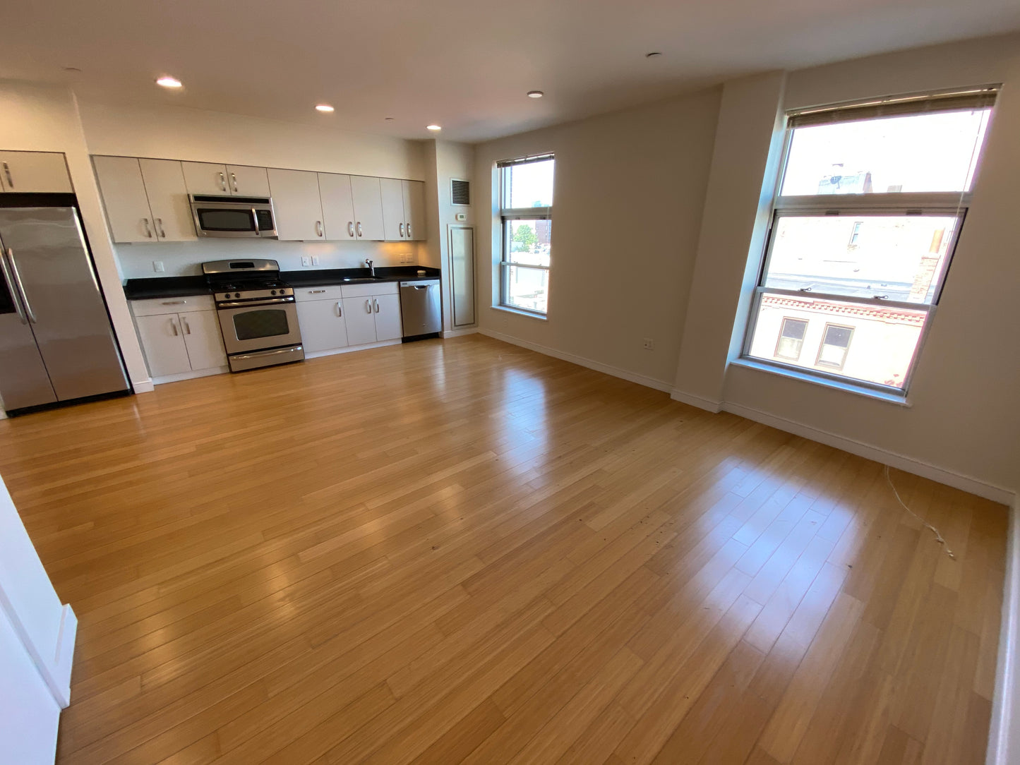 $4,450 / 2br - 909ft2 - ➽Stellar South End 2 Bedroom 1.5 Bathroom Available September! (South End)