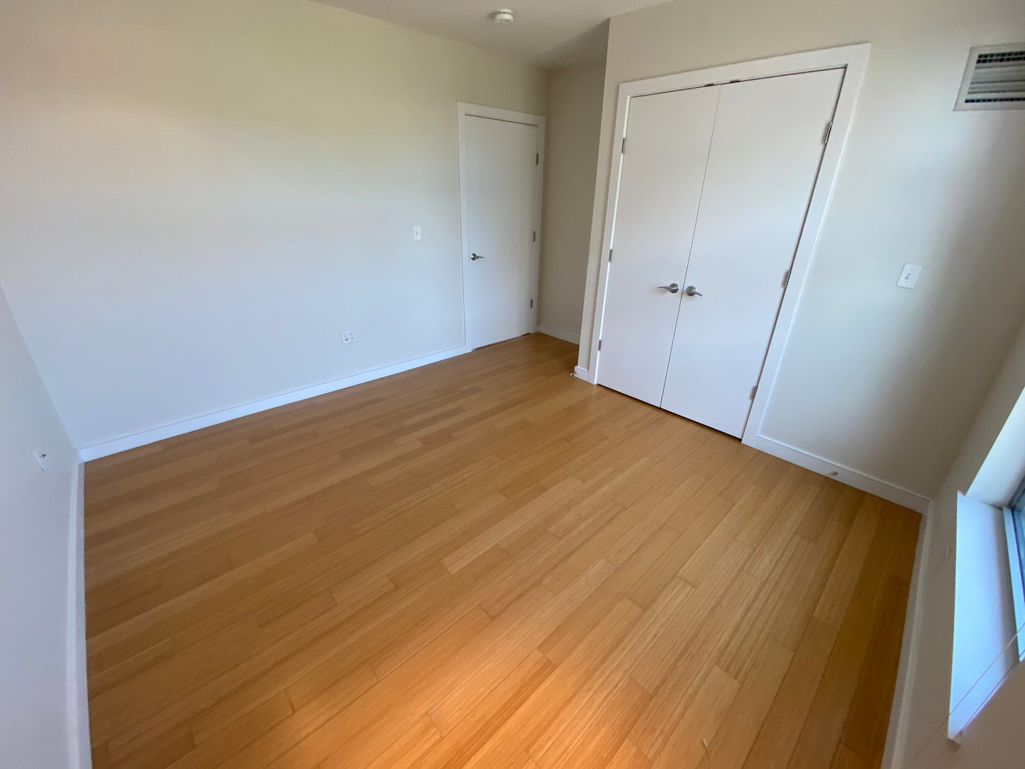 $4,450 / 2br - 909ft2 - ➽Stellar South End 2 Bedroom 1.5 Bathroom Available September! (South End)