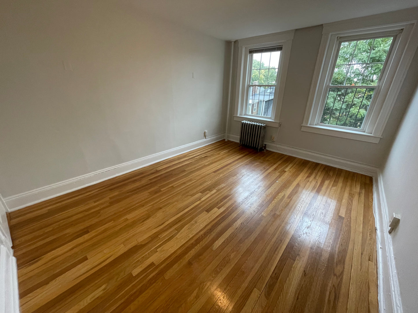 $2,340 / 1br - 585ft2 - ➽Charming Brighton 1 Bedroom Available November! No Fee! HT/HW Includ. (Brighton)