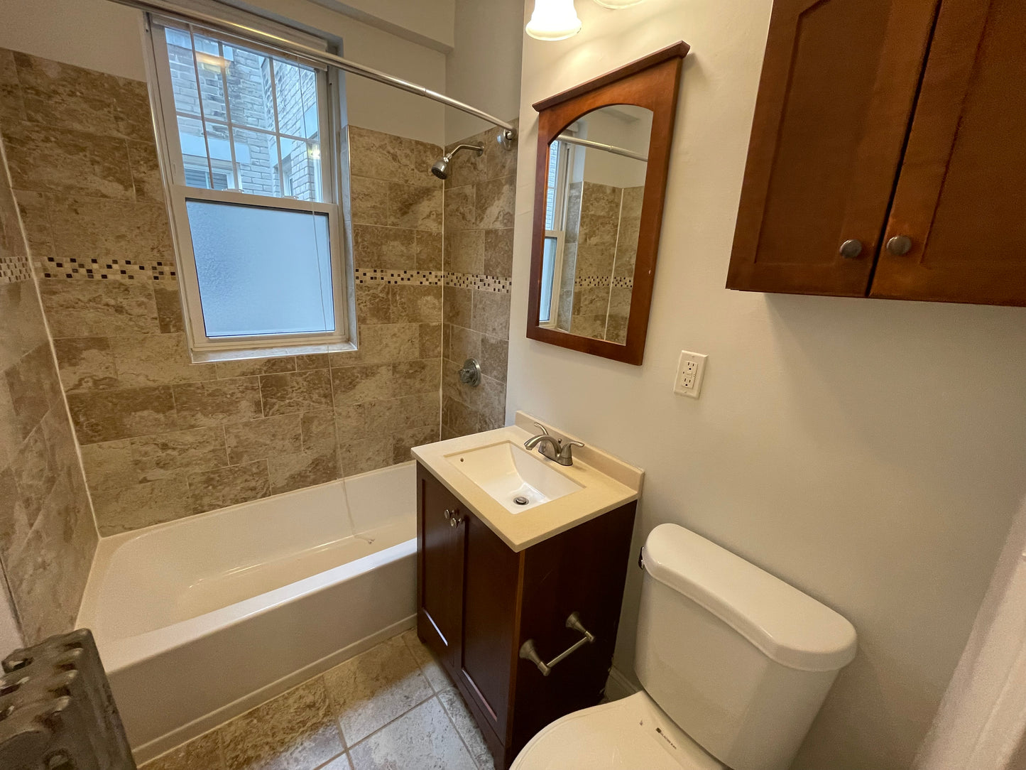 $2,340 / 1br - 585ft2 - ➽Charming Brighton 1 Bedroom Available November! No Fee! HT/HW Includ. (Brighton)