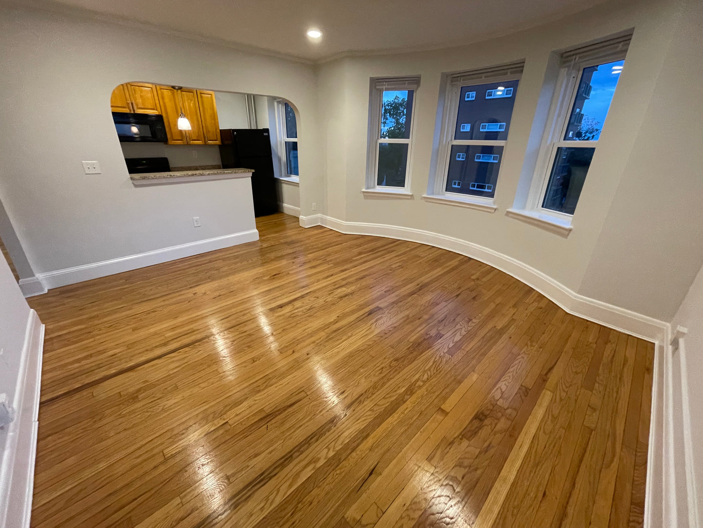 $2,750 / 2br - 765ft2 - ➽Fantastic Somerville 2 Bedroom Available 11/1! No Fee! HT/HW Included (Winter Hill)
