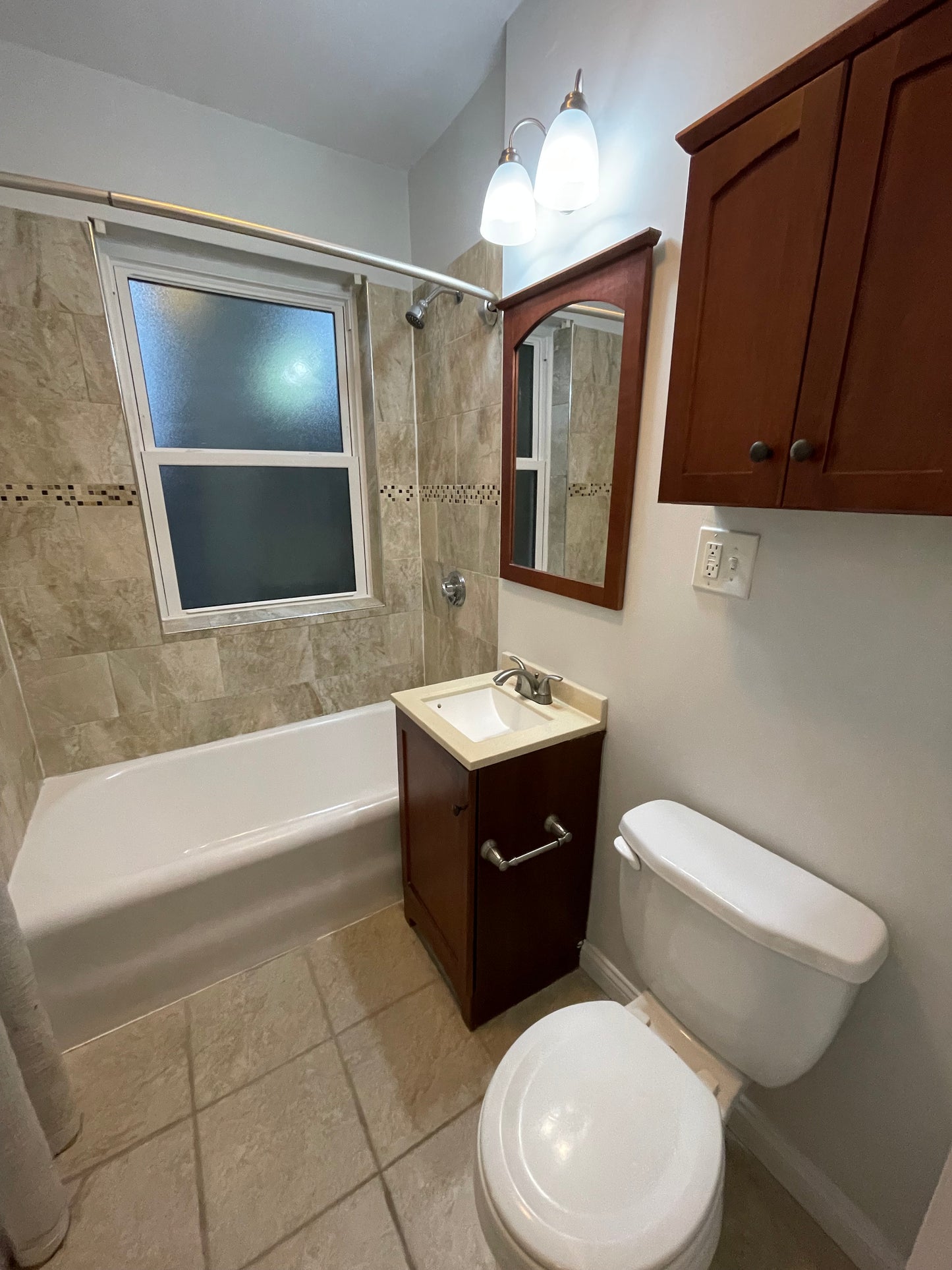 $2,750 / 2br - 765ft2 - ➽Fantastic Somerville 2 Bedroom Available 11/1! No Fee! HT/HW Included (Winter Hill)