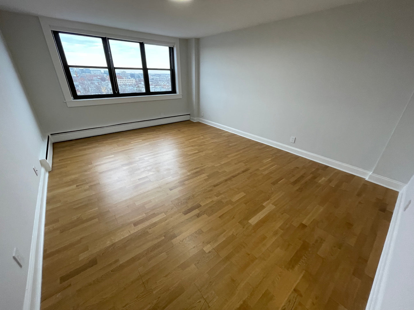 $3,300 / 2br - 793ft2 - ➽Deluxe South Boston 2 Bedroom Available October! No Fee! (South Boston)