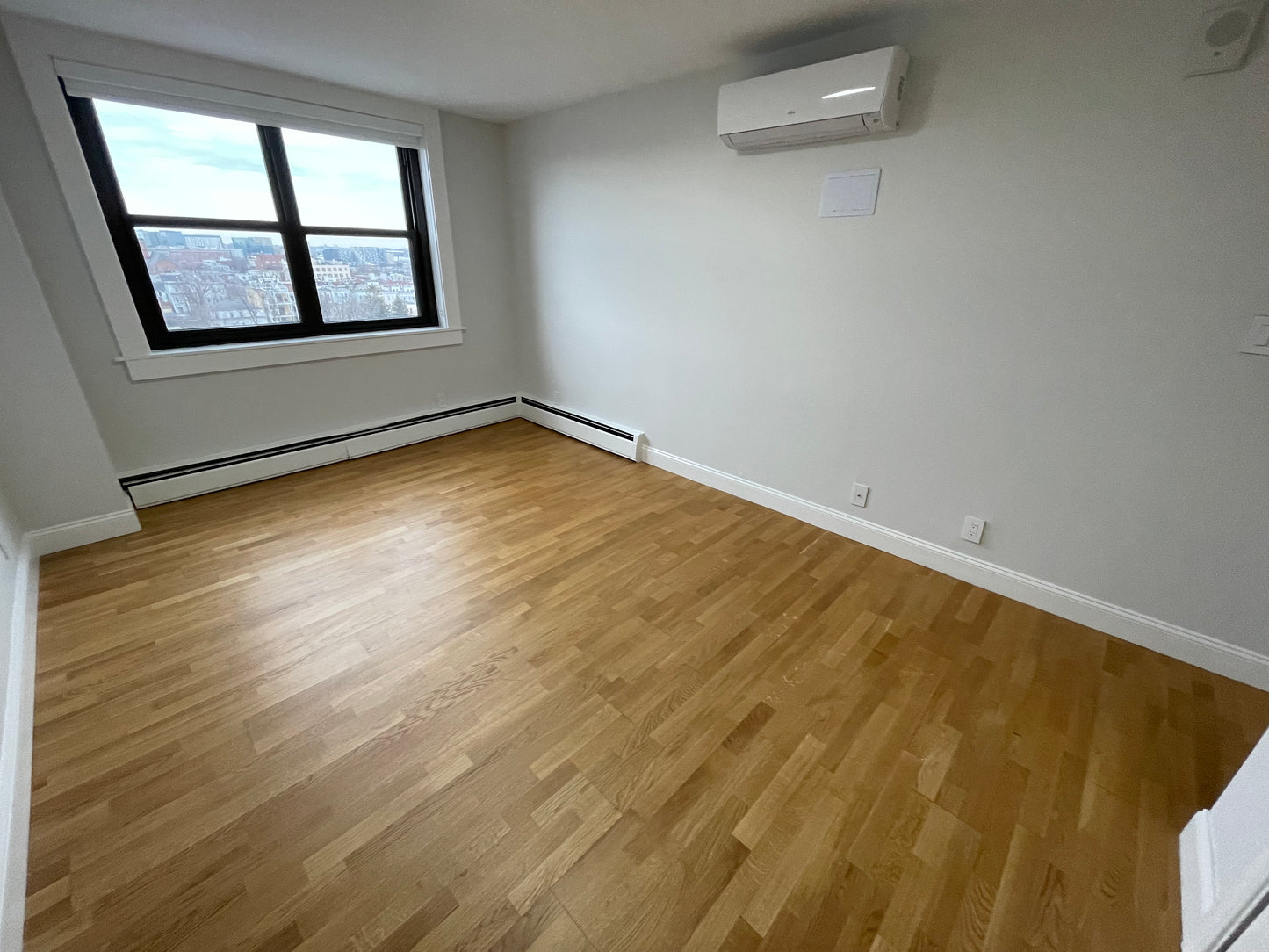 $3,300 / 2br - 793ft2 - ➽Deluxe South Boston 2 Bedroom Available October! No Fee! (South Boston)