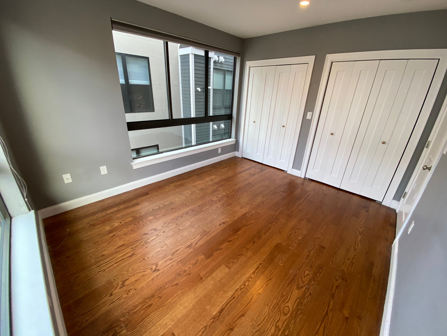 RENTED/OFF MARKET $4,100 / 2br - 823ft2 - ➽Airy South Boston/Seaport 2 Bedroom Available August! (South Boston)