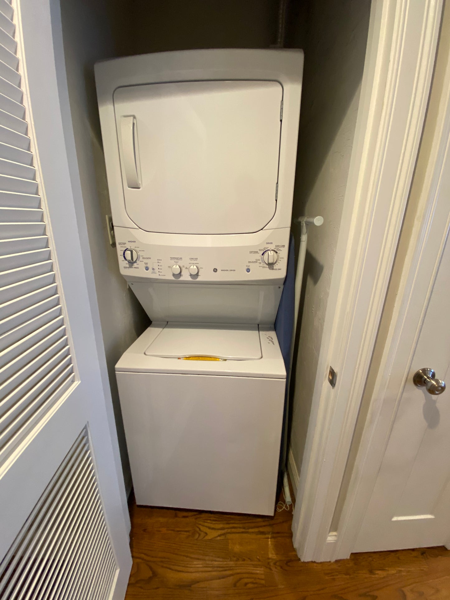 RENTED/OFF MARKET $4,100 / 2br - 823ft2 - ➽Airy South Boston/Seaport 2 Bedroom Available August! (South Boston)