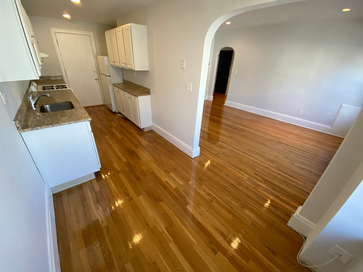 $2,700 / 1br - 660ft2 - ➽Charming Somerville 1 Bedroom Available 12/1! No Fee! HT/HW Included! (Winter Hill)