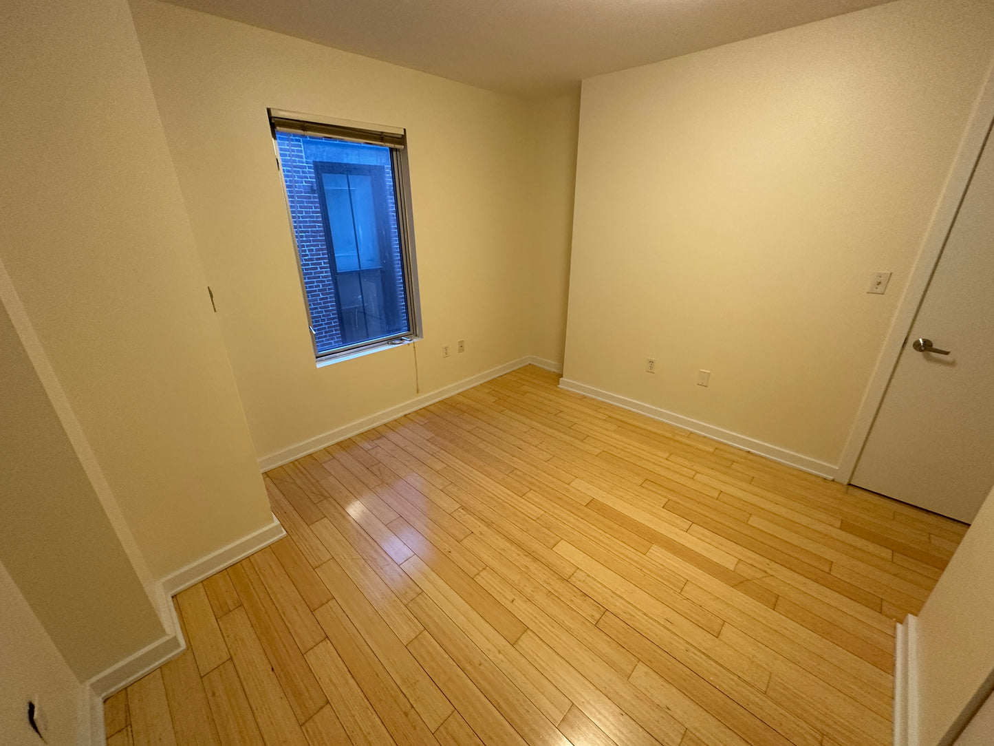APPLICATION PENDING $2,290 / 1br - 460ft2 - ➽Tranquil Downtown 1 Bedroom Available Now! Pet-Friendly! (Theatre District)