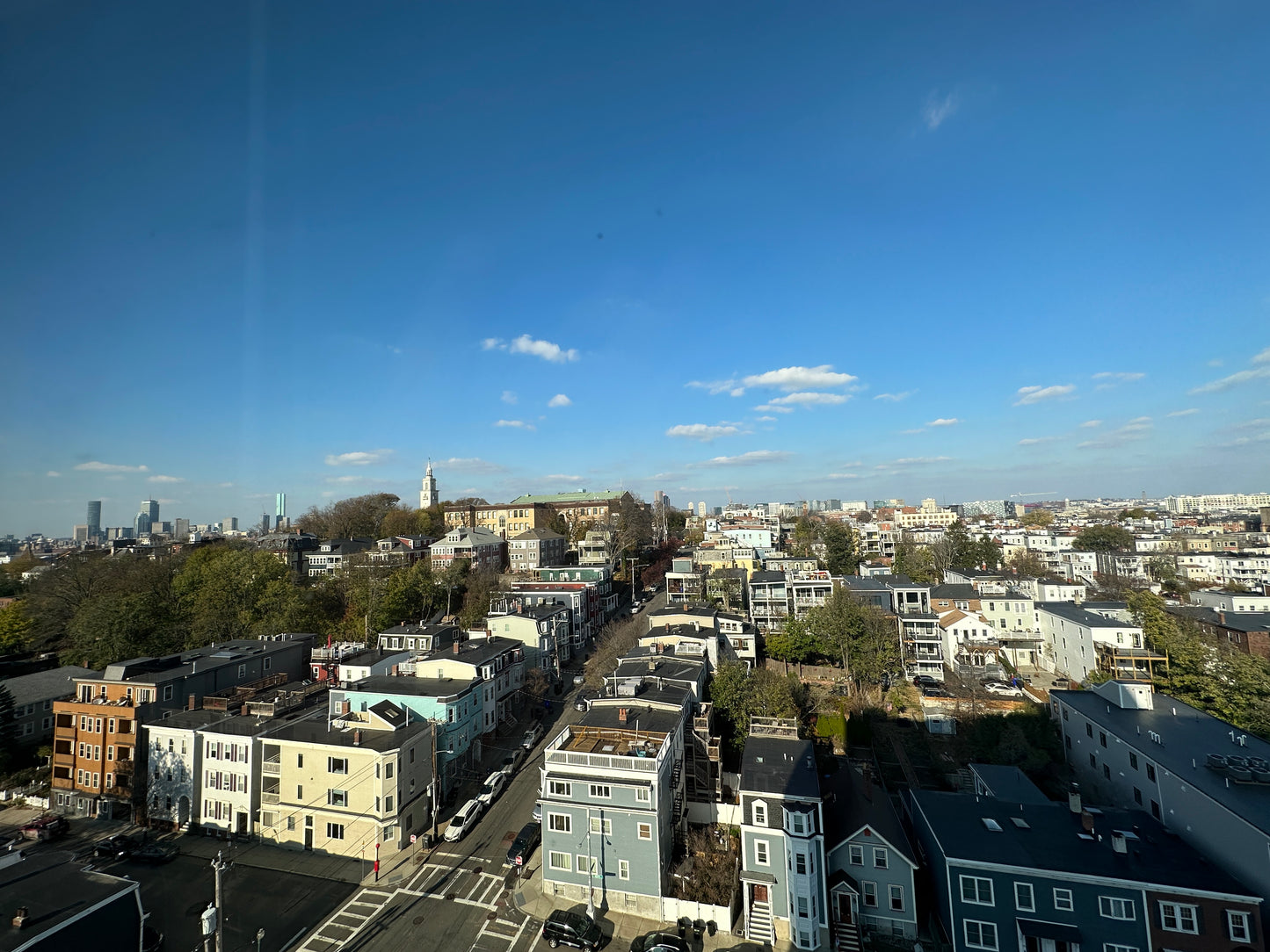 APPLICATION PENDING $2,850 / 1br - 570ft2 - ➽Airy South Boston 1 Bedroom Available August! Pet-Friendly! (South Boston)
