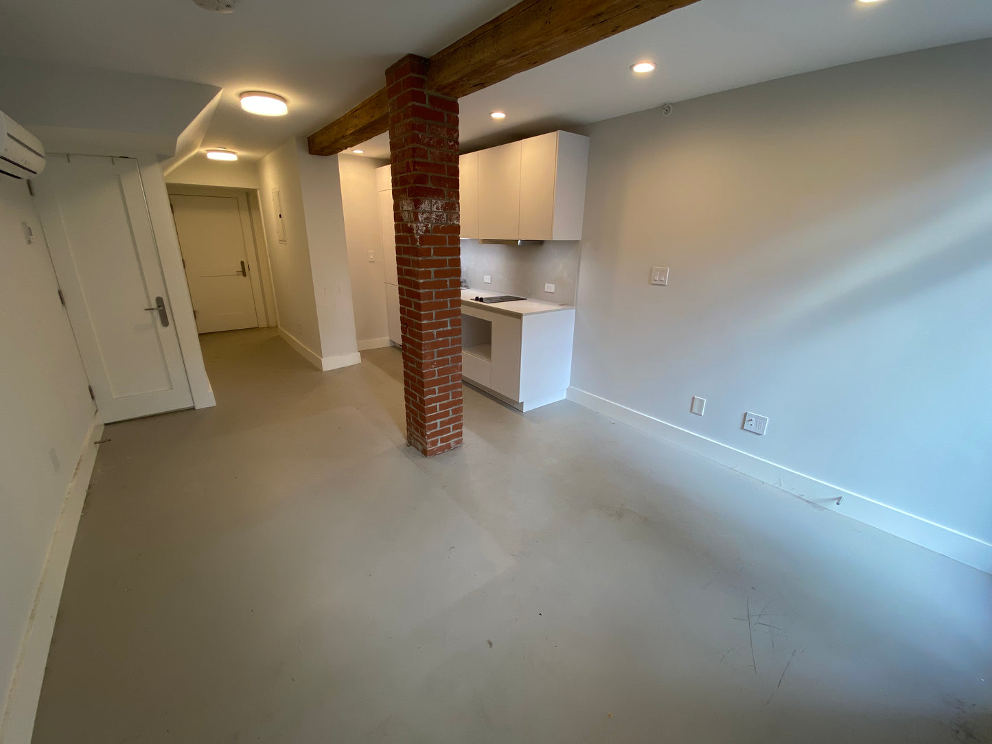 $1,880 / 296ft2 - ➽Classy Modern South End Studio w/Patio! Available Now! No Fee! (South End)
