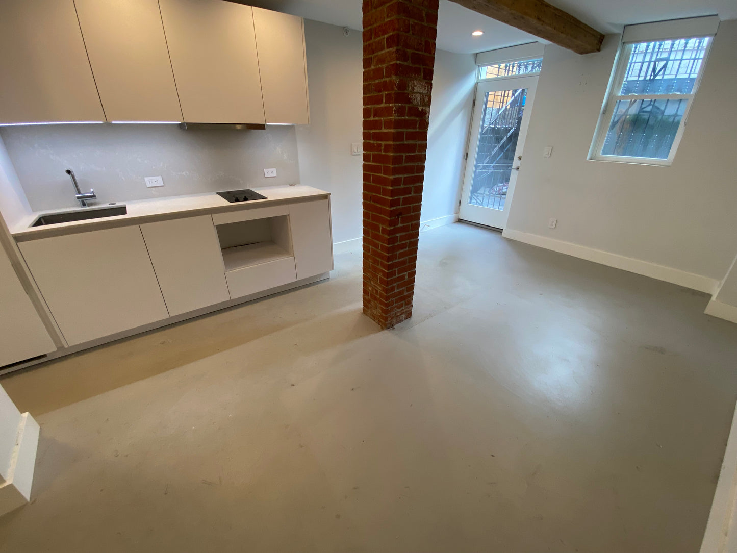 $1,880 / 296ft2 - ➽Classy Modern South End Studio w/Patio! Available Now! No Fee! (South End)