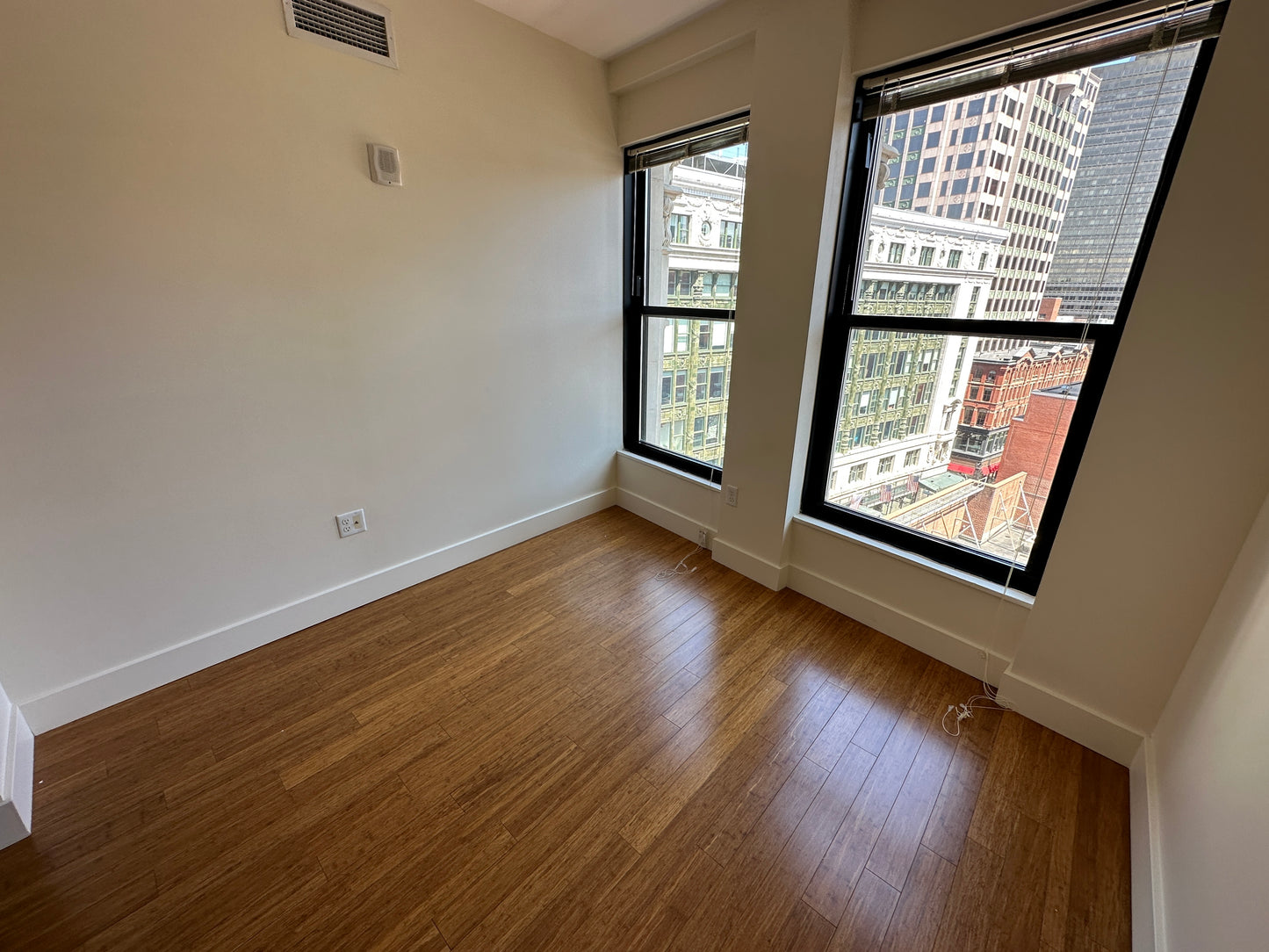 $4,125 / 2br - 596ft2 - ➽Dashing Midtown 2 Bedroom Available September! Pet-Friendly! (Midtown)