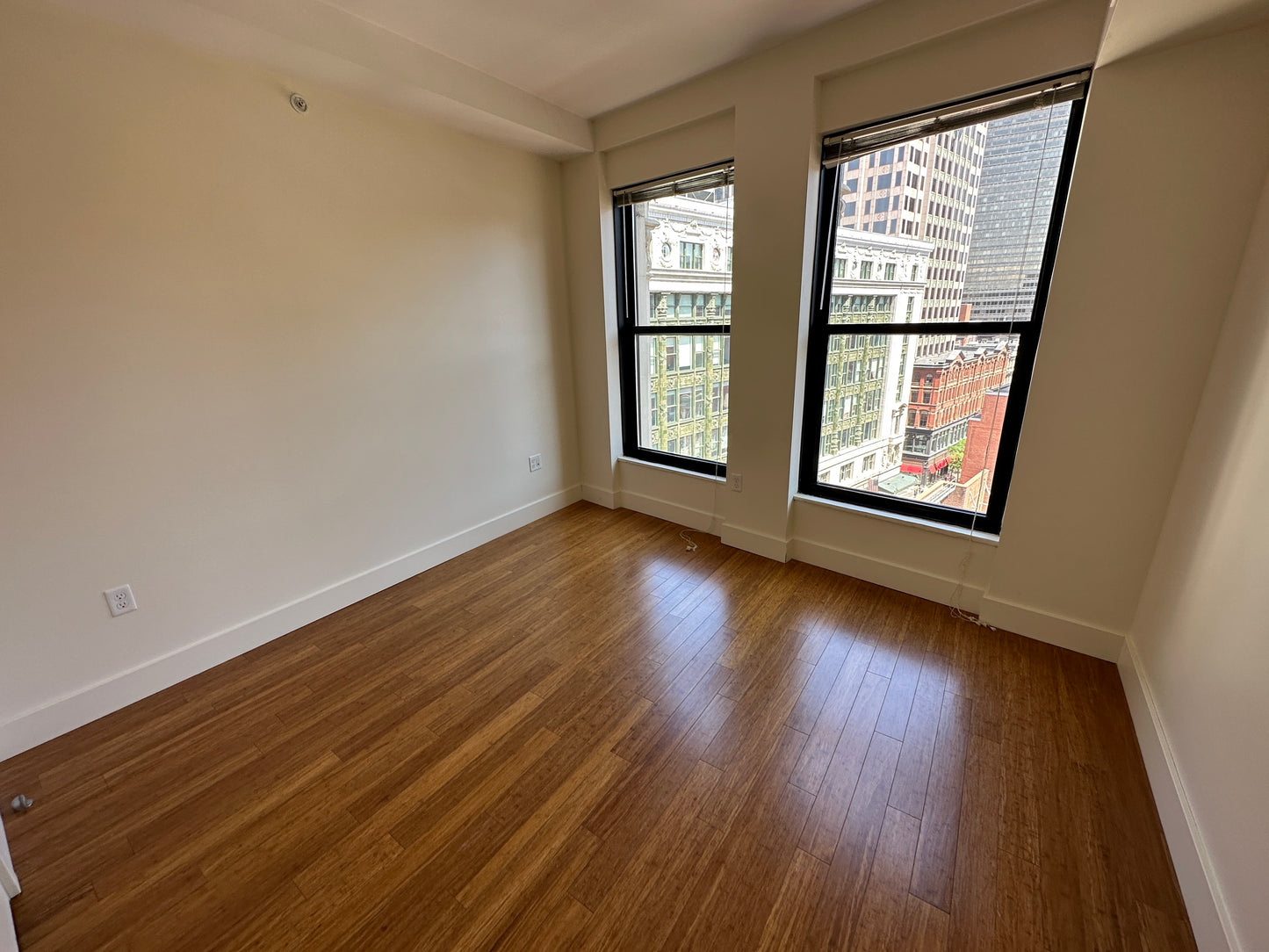 $4,125 / 2br - 596ft2 - ➽Dashing Midtown 2 Bedroom Available September! Pet-Friendly! (Midtown)
