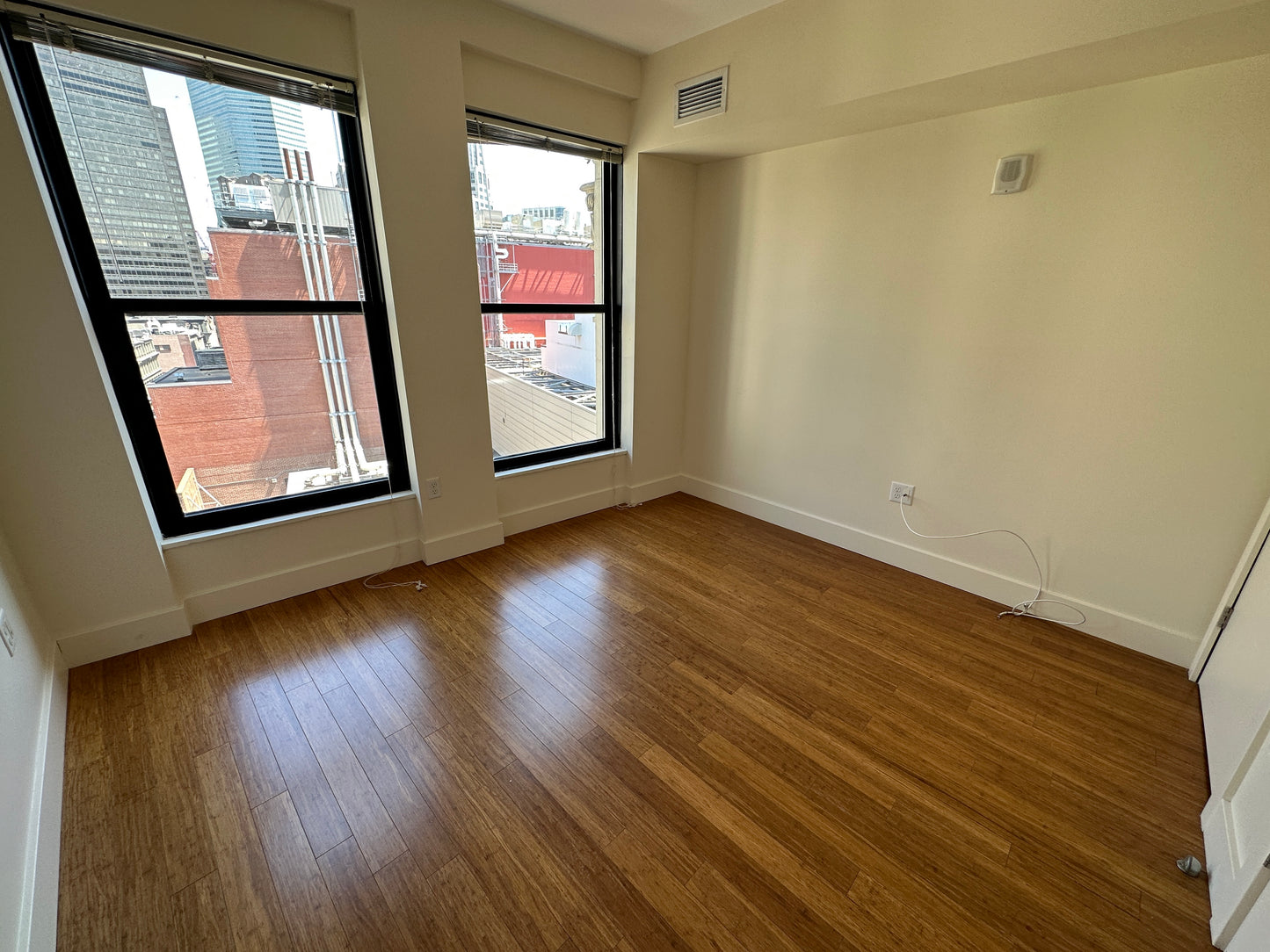 $4,125 / 2br - 596ft2 - ➽Dashing Midtown 2 Bedroom Available September! Pet-Friendly! (Midtown)