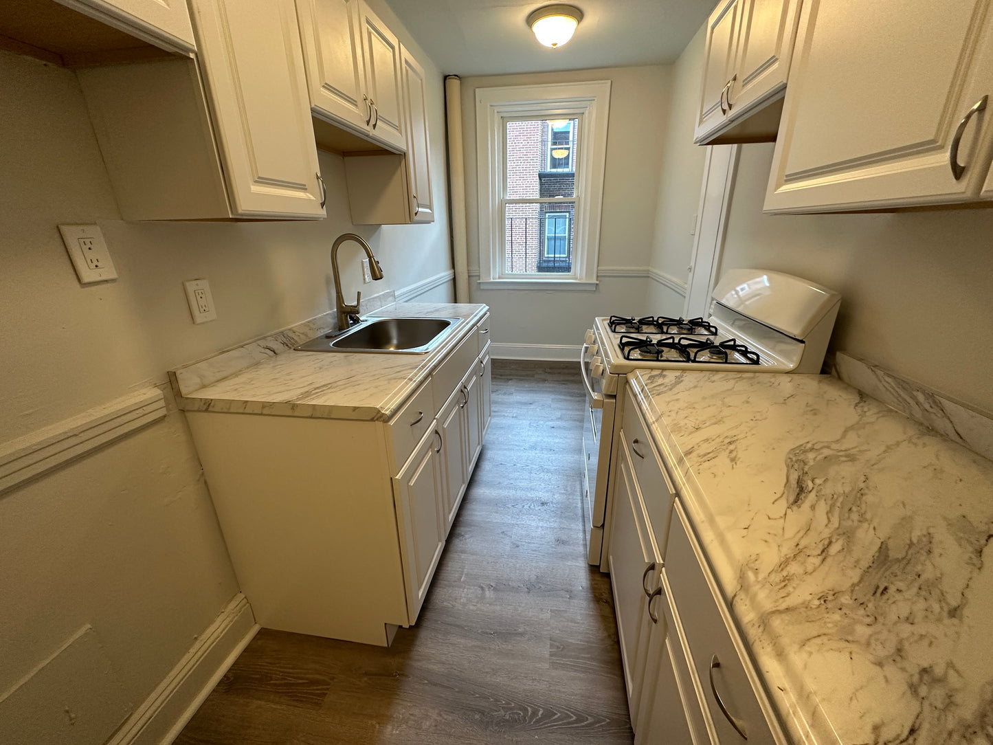 $2,065 / 405ft2 - ➽Quaint Somerville Studio Available Now! No Fee! (Winter Hill)