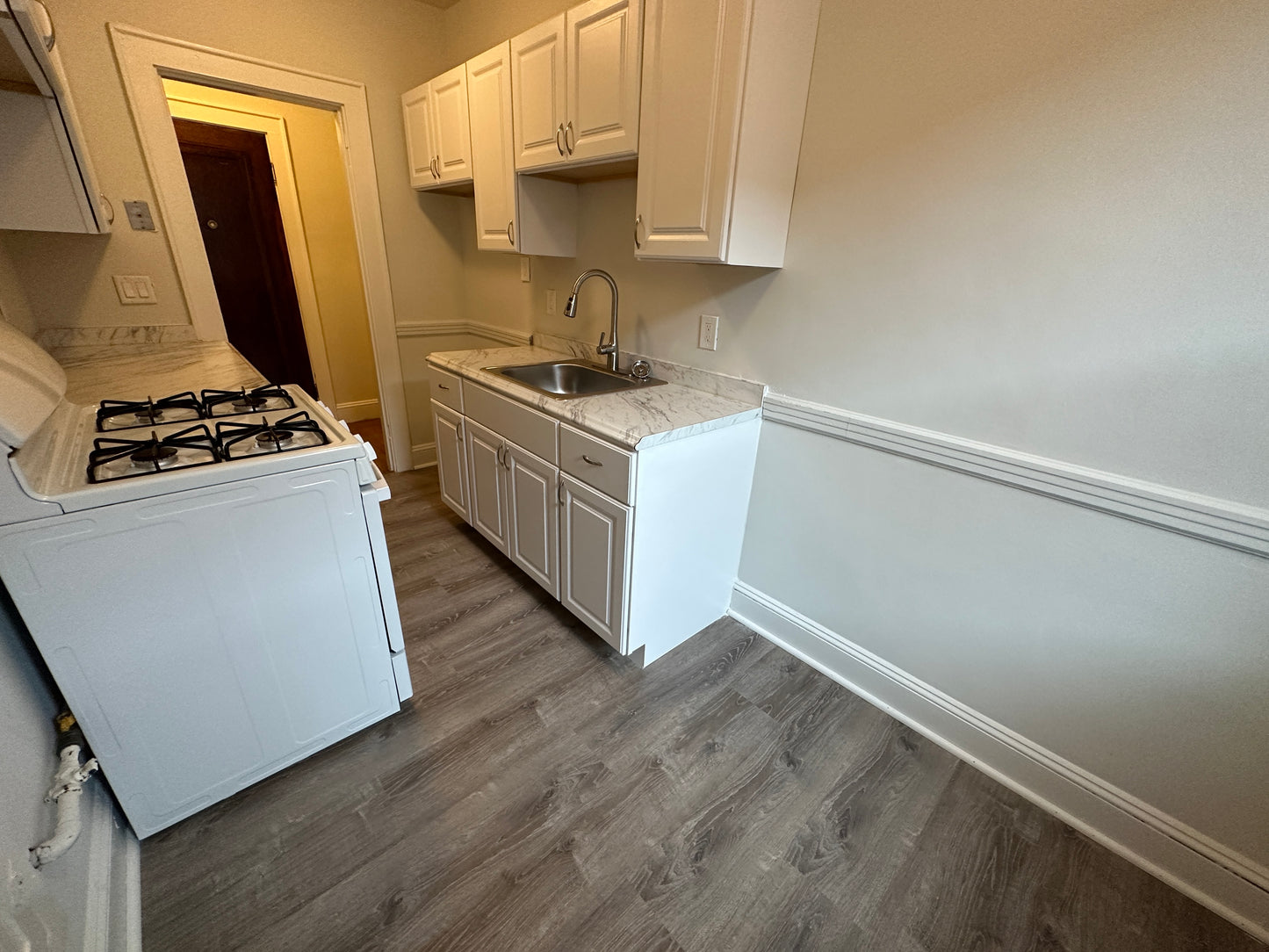 $2,065 / 405ft2 - ➽Quaint Somerville Studio Available Now! No Fee! (Winter Hill)