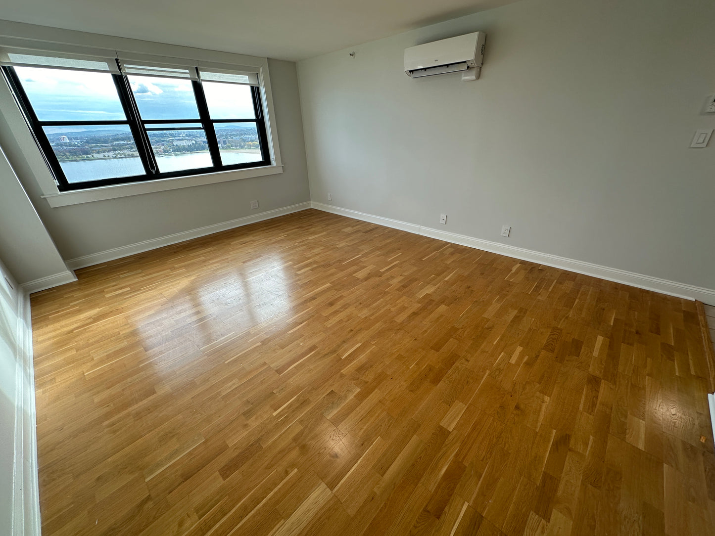 $3,750 / 2br - 785ft2 - ➽Fantastic South Boston 2 Bedroom Waterview Penthouse Available 9/1! (South Boston)