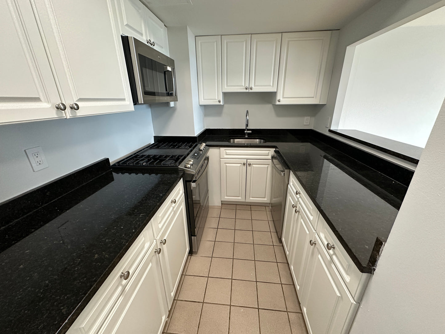 $3,750 / 2br - 785ft2 - ➽Fantastic South Boston 2 Bedroom Waterview Penthouse Available 9/1! (South Boston)