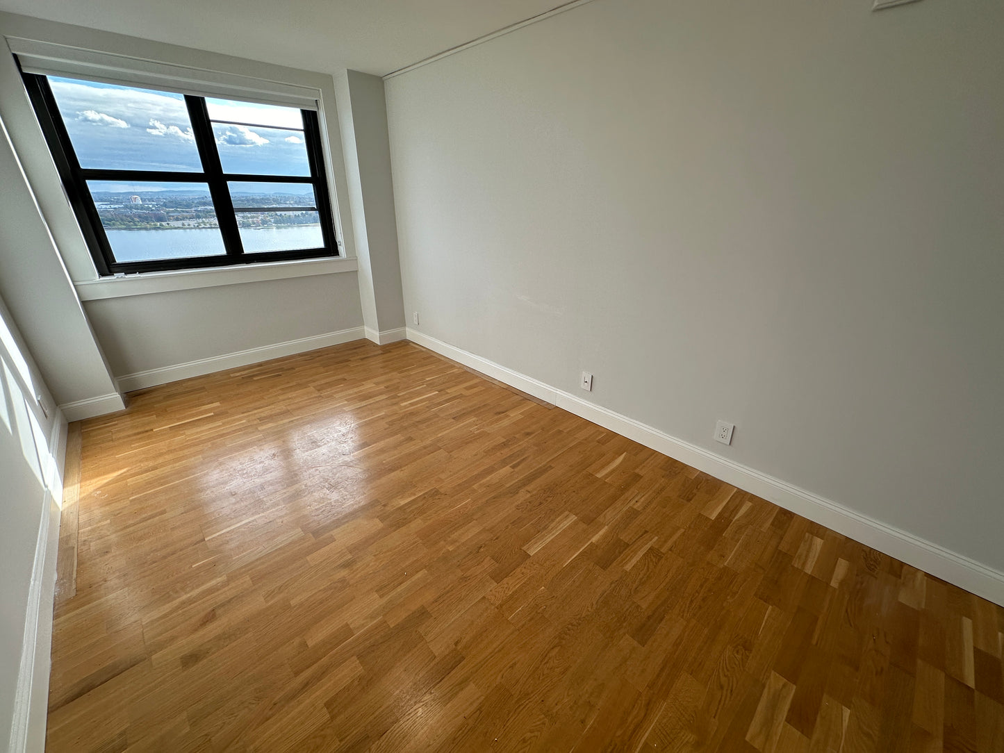 $3,750 / 2br - 785ft2 - ➽Fantastic South Boston 2 Bedroom Waterview Penthouse Available 9/1! (South Boston)