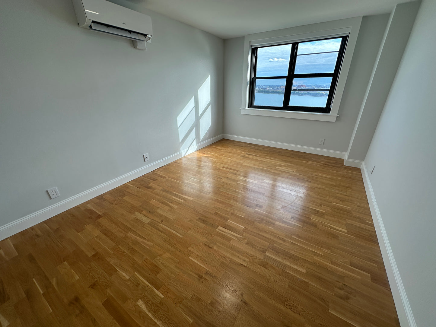 $3,750 / 2br - 785ft2 - ➽Fantastic South Boston 2 Bedroom Waterview Penthouse Available 9/1! (South Boston)