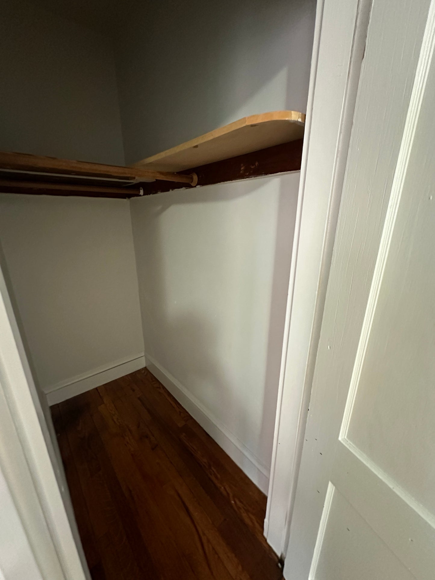 APPLICATION PENDING $2,295 / 415ft2 - ➽Beautiful Mission Hill Studio w/Alcove Available July! (Mission Hill)