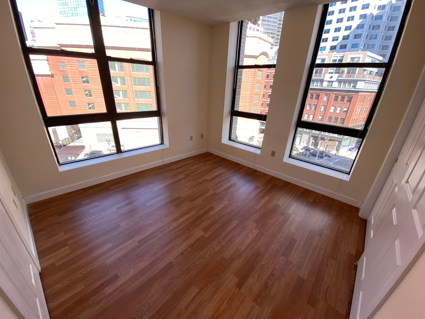 RENTED/OFF MARKET $2,600 / 1br - 416ft2 - ➽Tranquil Chinatown 1 Bedroom Available July! (Chinatown)