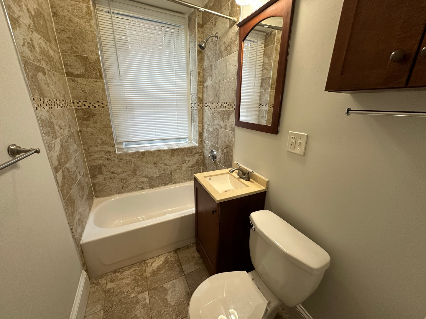 $2,200 / 1br - 580ft2 - ➽Quaint Ground Floor Somerville 1 Bedroom Available January! No Fee! (Winter Hill)