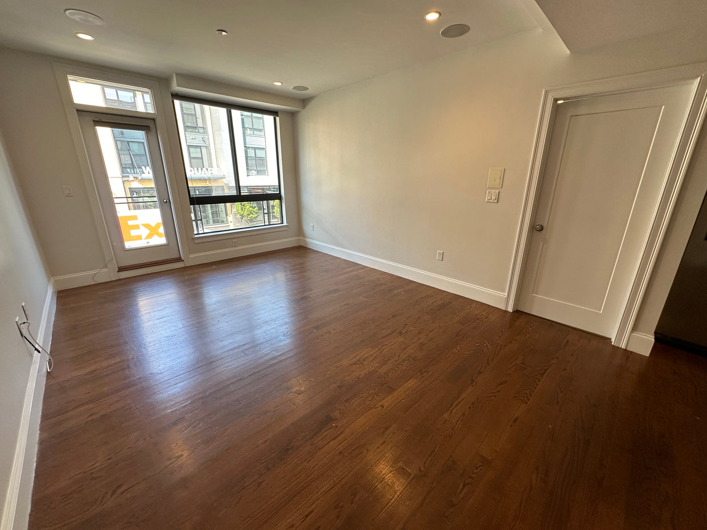 $4,400 / 2br - 1155ft2 - ➽Dazzling South Boston/Seaport 2 Bedroom 2 Bath Available 9/15! No Fee! (South Boston)