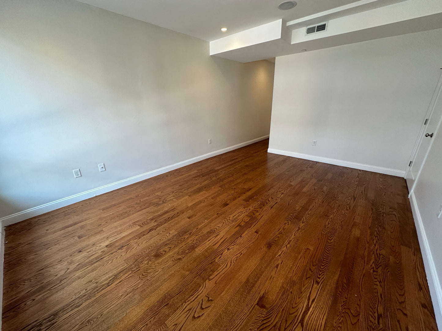 $4,400 / 2br - 1155ft2 - ➽Dazzling South Boston/Seaport 2 Bedroom 2 Bath Available 9/15! No Fee! (South Boston)