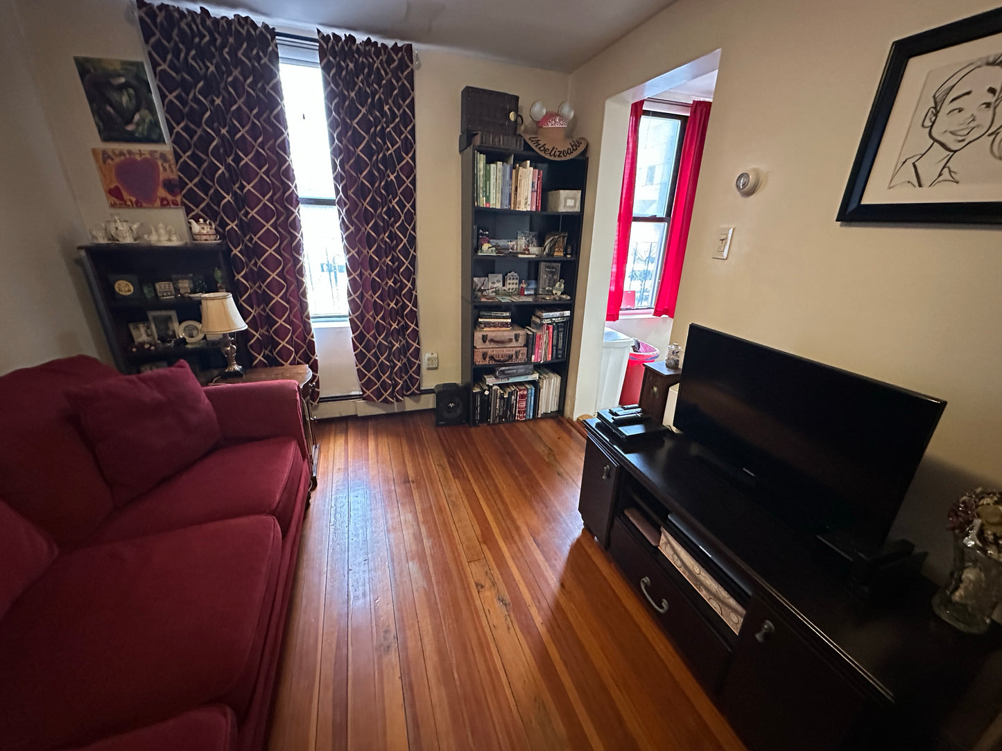 APPLICATION PENDING $2,350 / 352ft2 - ➼Cozy Beacon Hill 2 Room Studio w/No Fee! Available 9/1! (Beacon Hill)