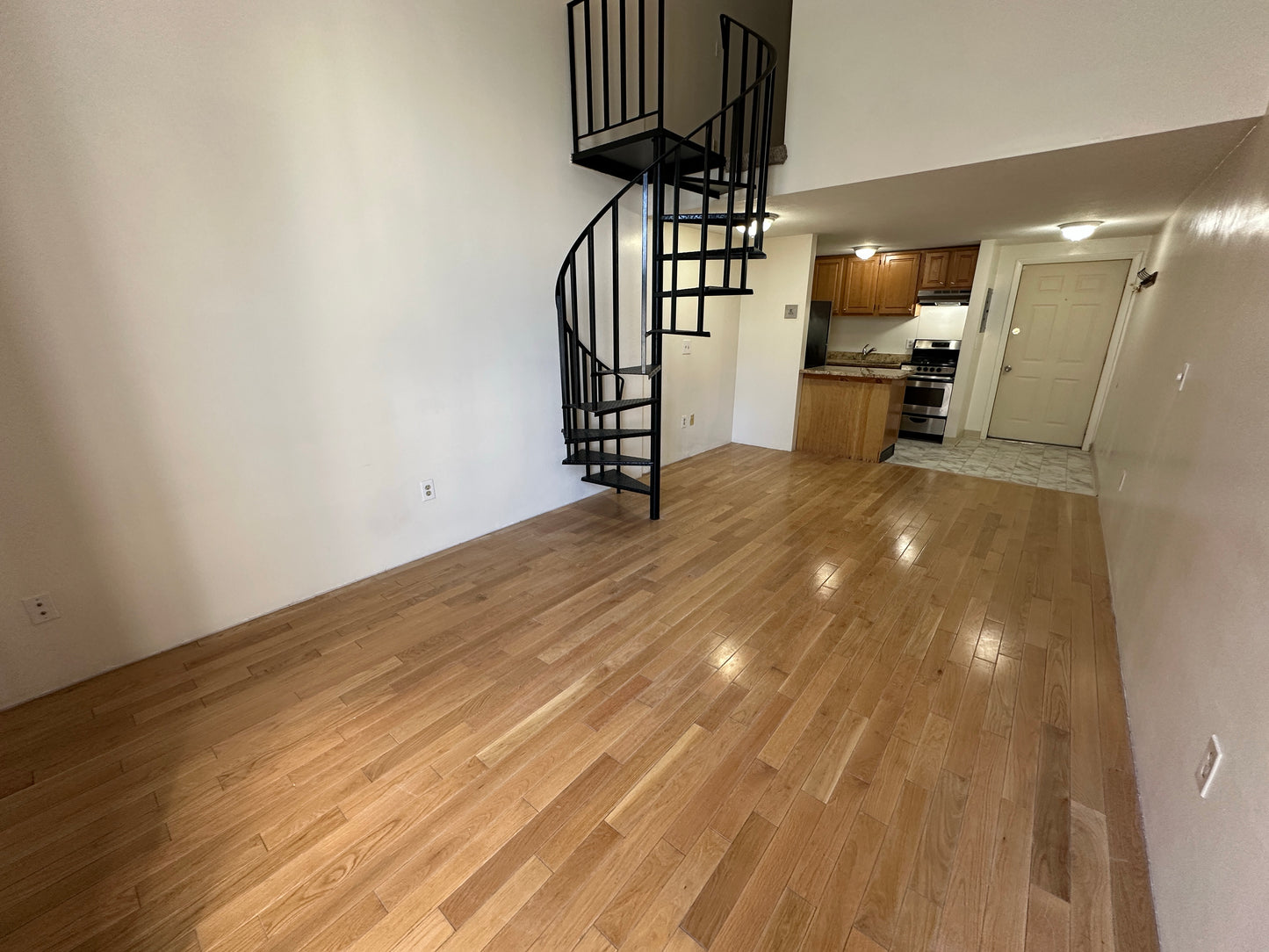 $2,350 / 496ft2 - ➽Spacious Andrew Square Studio Loft w/No Fee! Available Now! (Andrew Square)