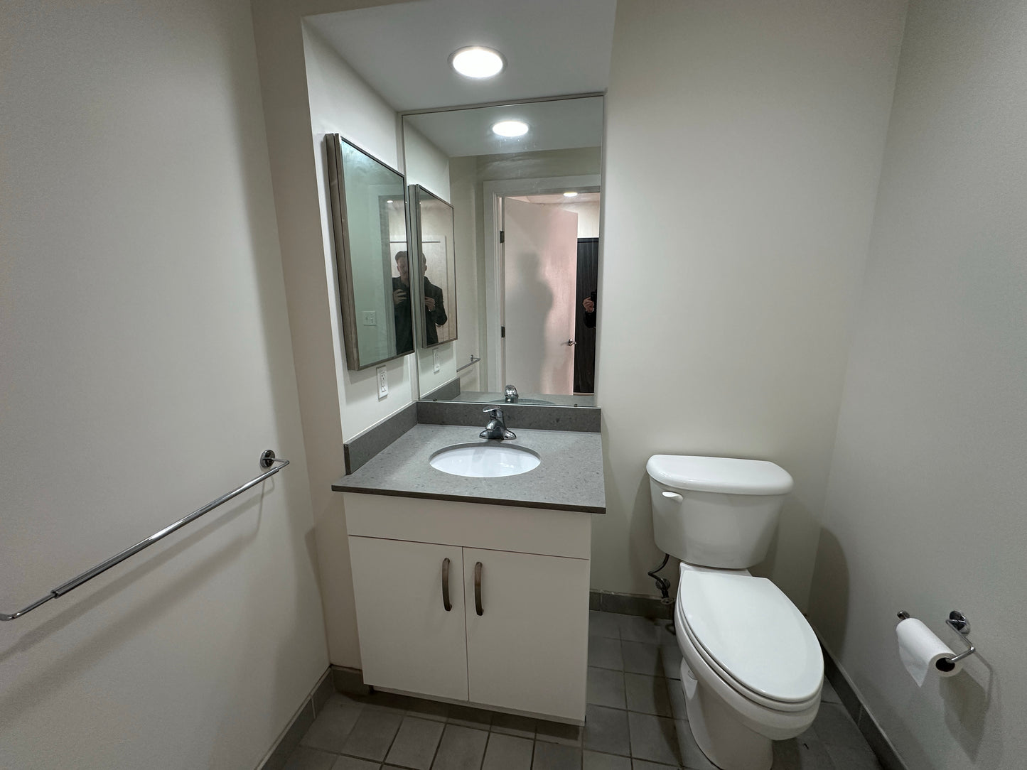 APPLICATION PENDING $3,710 / 2br - 959ft2 - ➽Lovely South End 2 Bedroom 1.5 Bathroom Available Now! Pet-Friendly! (South End)