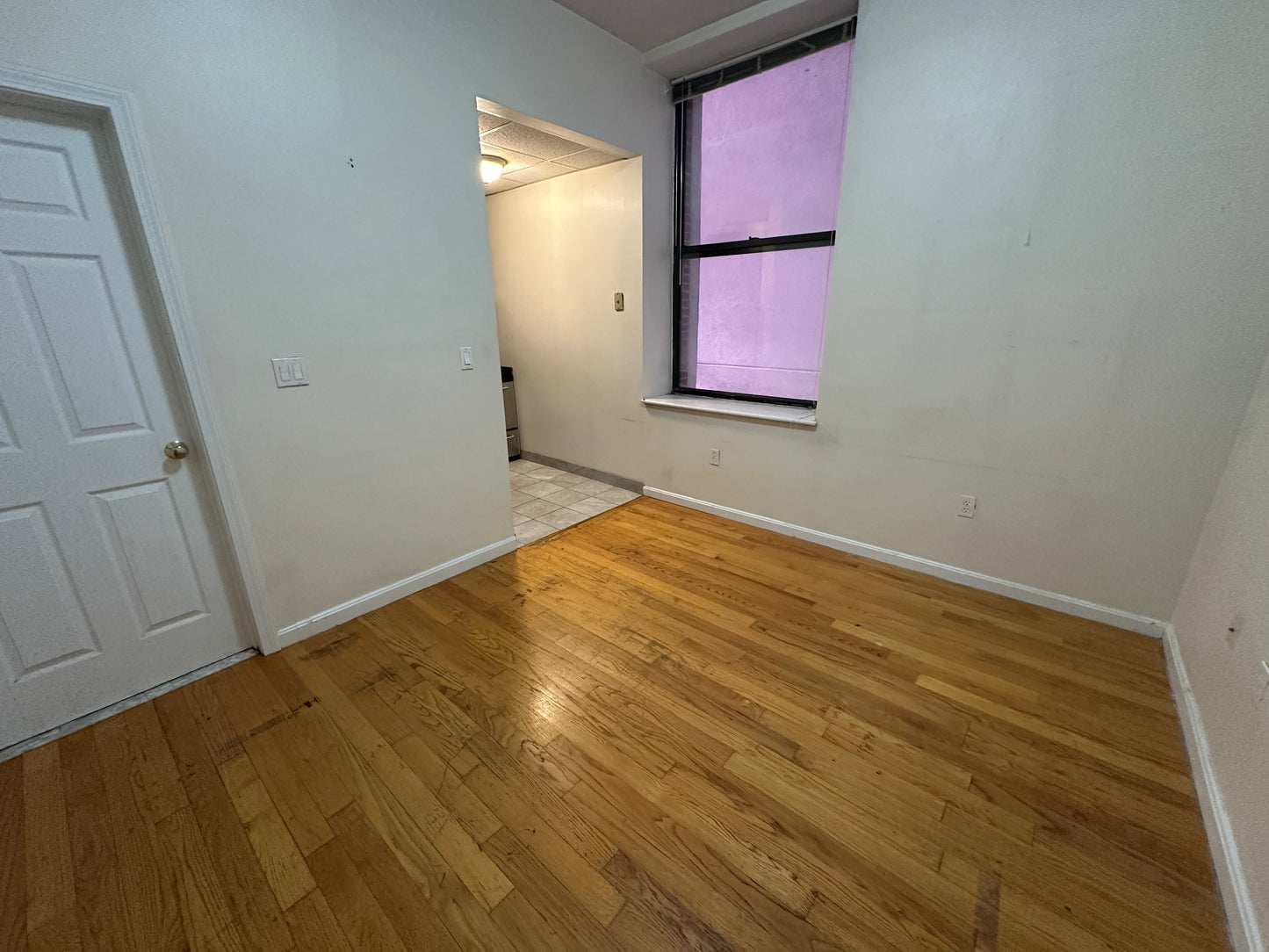 APPLICATION PENDING $2,200 / 347ft2 - ➽Charming Chinatown 2 Room Studio Available Now! No Fee! (Chinatown)