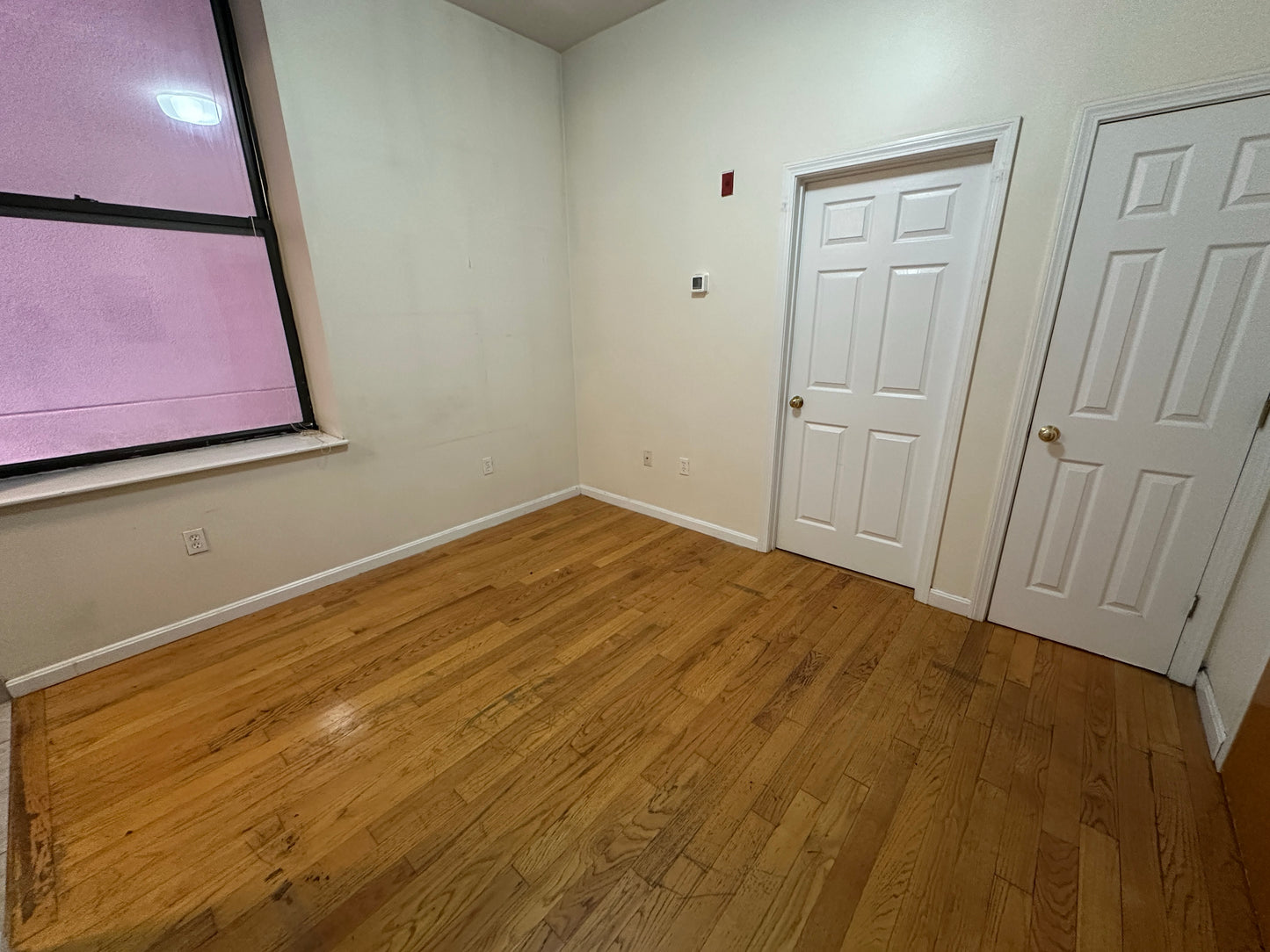APPLICATION PENDING $2,200 / 347ft2 - ➽Charming Chinatown 2 Room Studio Available Now! No Fee! (Chinatown)