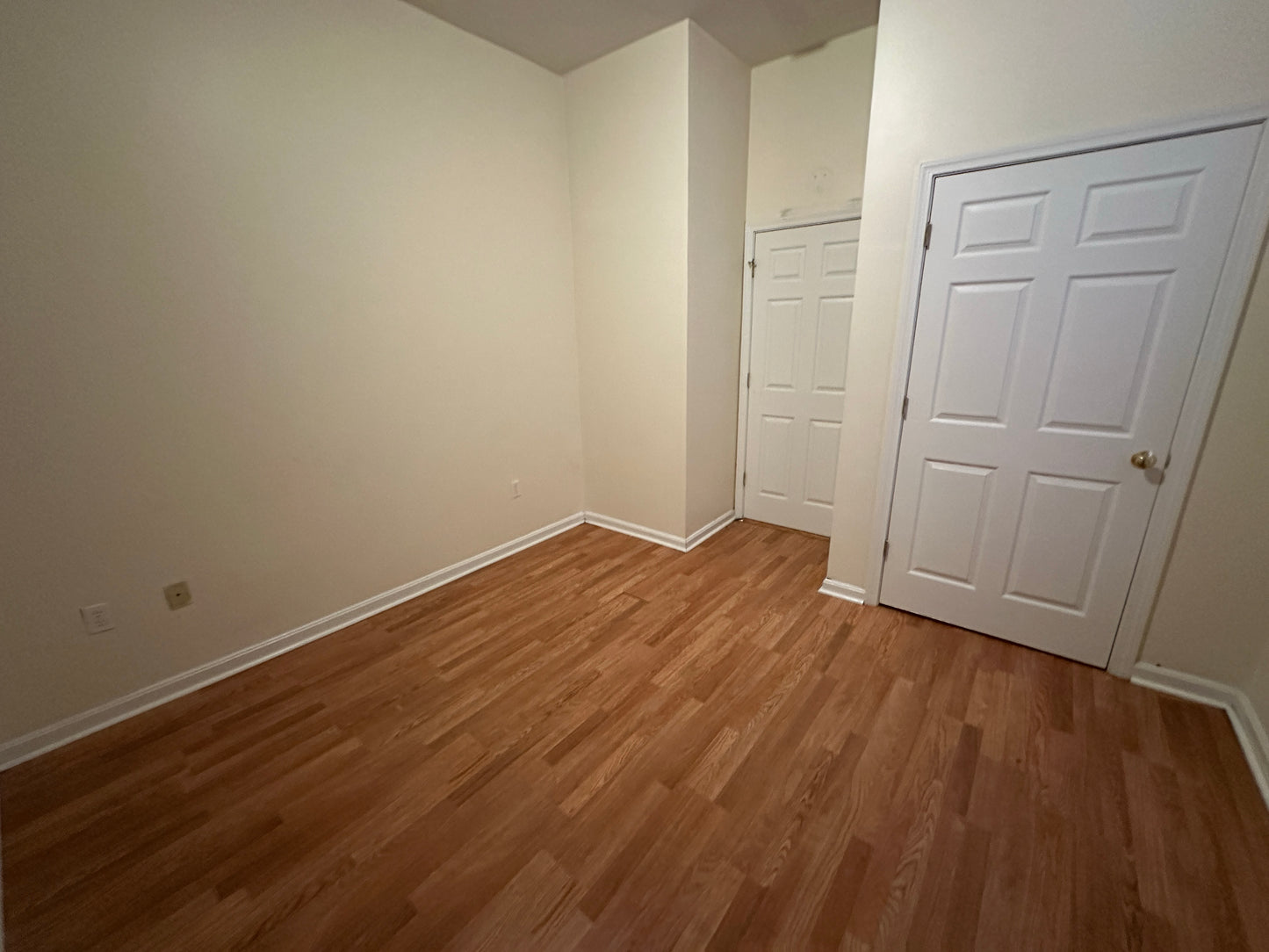 APPLICATION PENDING $2,200 / 347ft2 - ➽Charming Chinatown 2 Room Studio Available Now! No Fee! (Chinatown)
