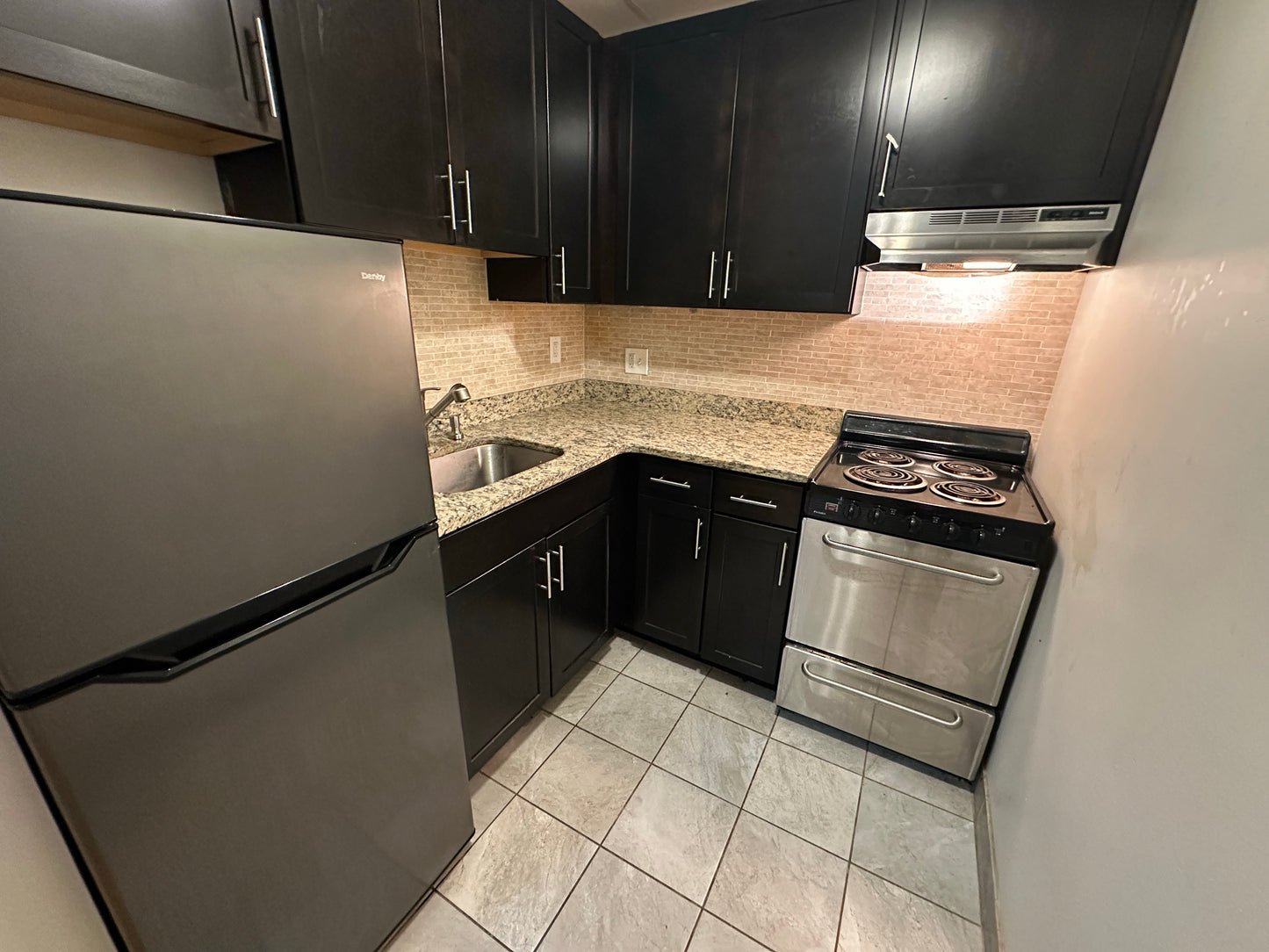 APPLICATION PENDING $2,200 / 347ft2 - ➽Charming Chinatown 2 Room Studio Available Now! No Fee! (Chinatown)