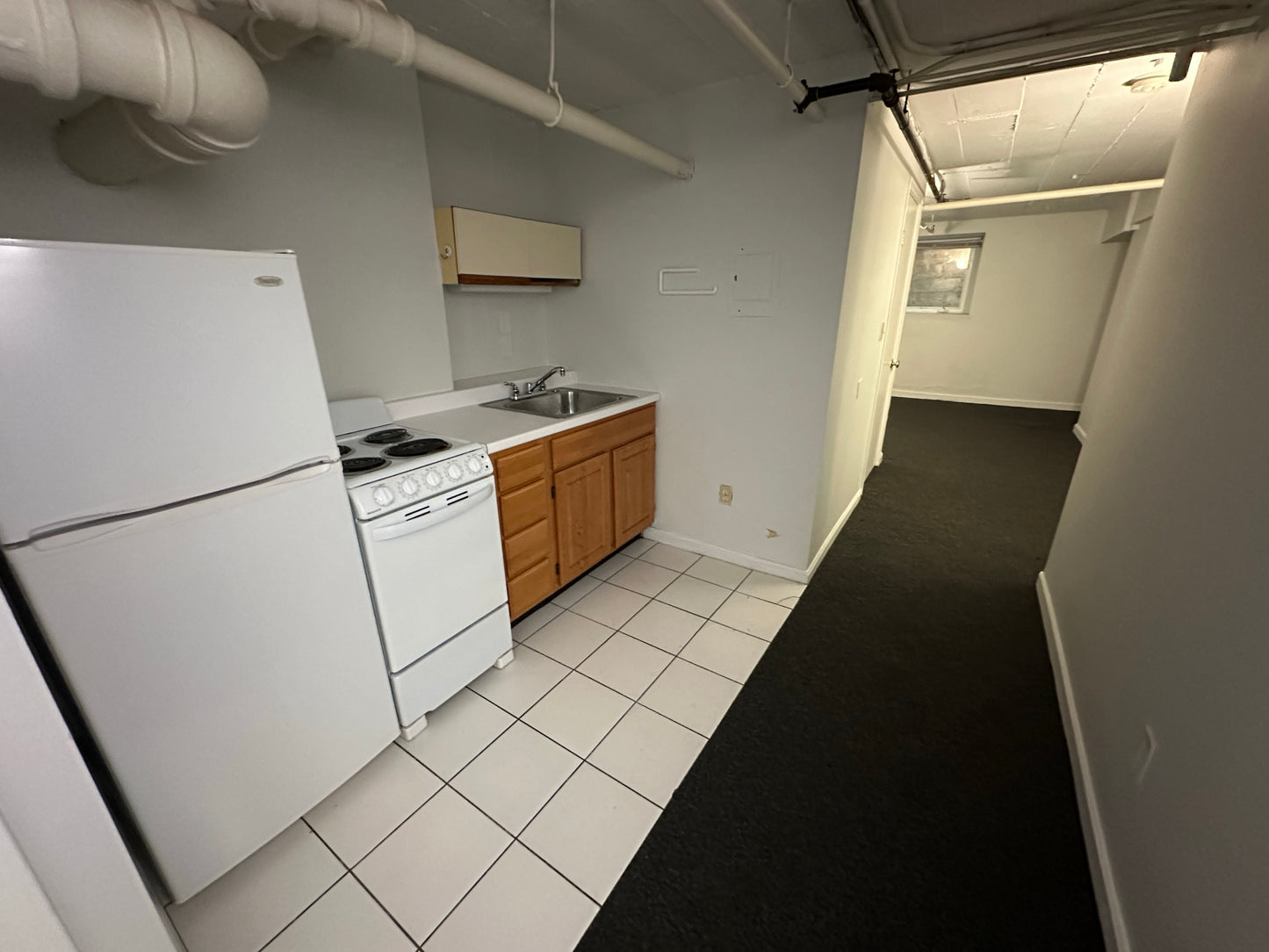 APPLICATION PENDING $1,650 / 371ft2 - ➽Cozy Mission Hill Basement Studio Available Now! No Fee! (Mission Hill)