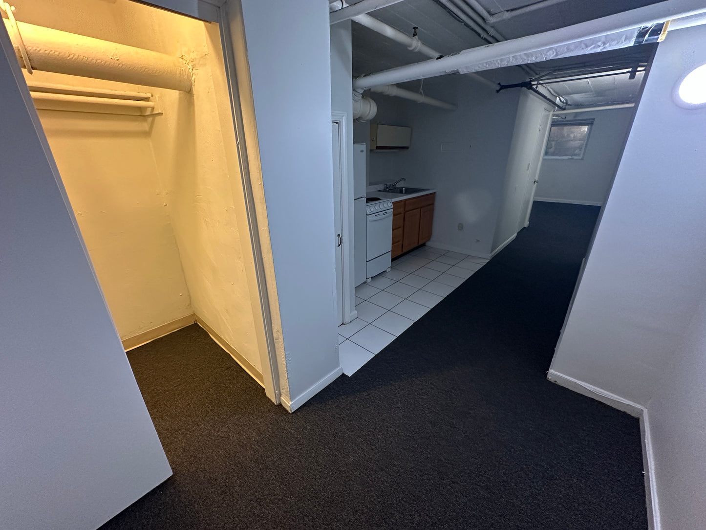 APPLICATION PENDING $1,650 / 371ft2 - ➽Cozy Mission Hill Basement Studio Available Now! No Fee! (Mission Hill)